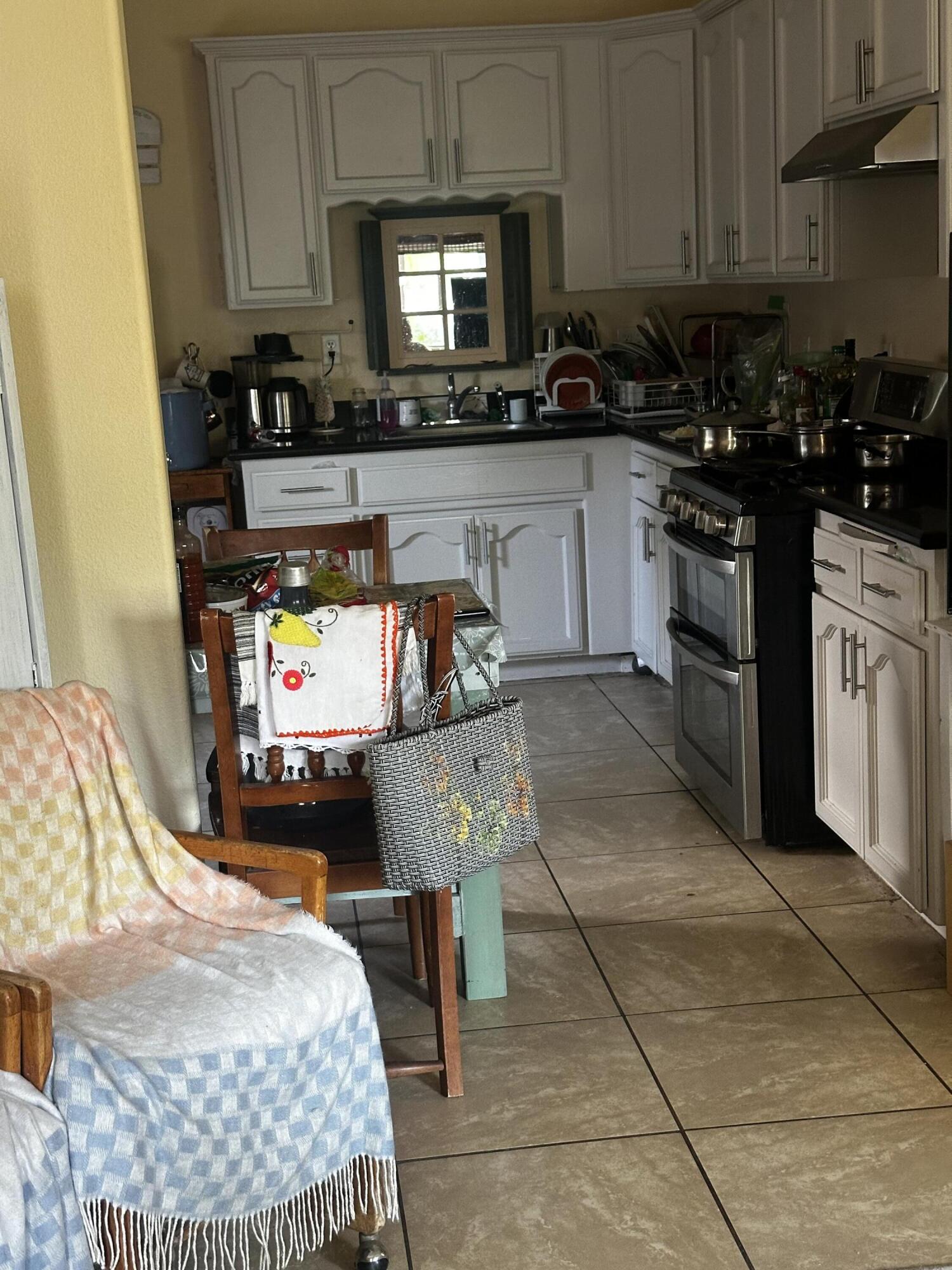 360, 364 N Cypress St #2, Woodlake, CA 93286