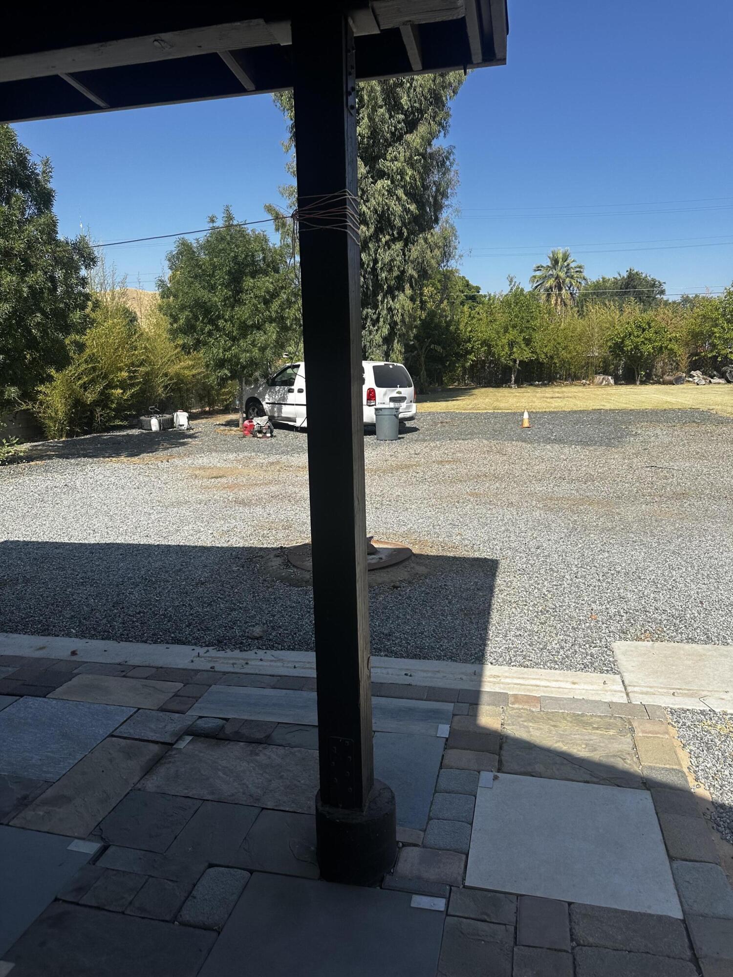 360, 364 N Cypress St #2, Woodlake, CA 93286