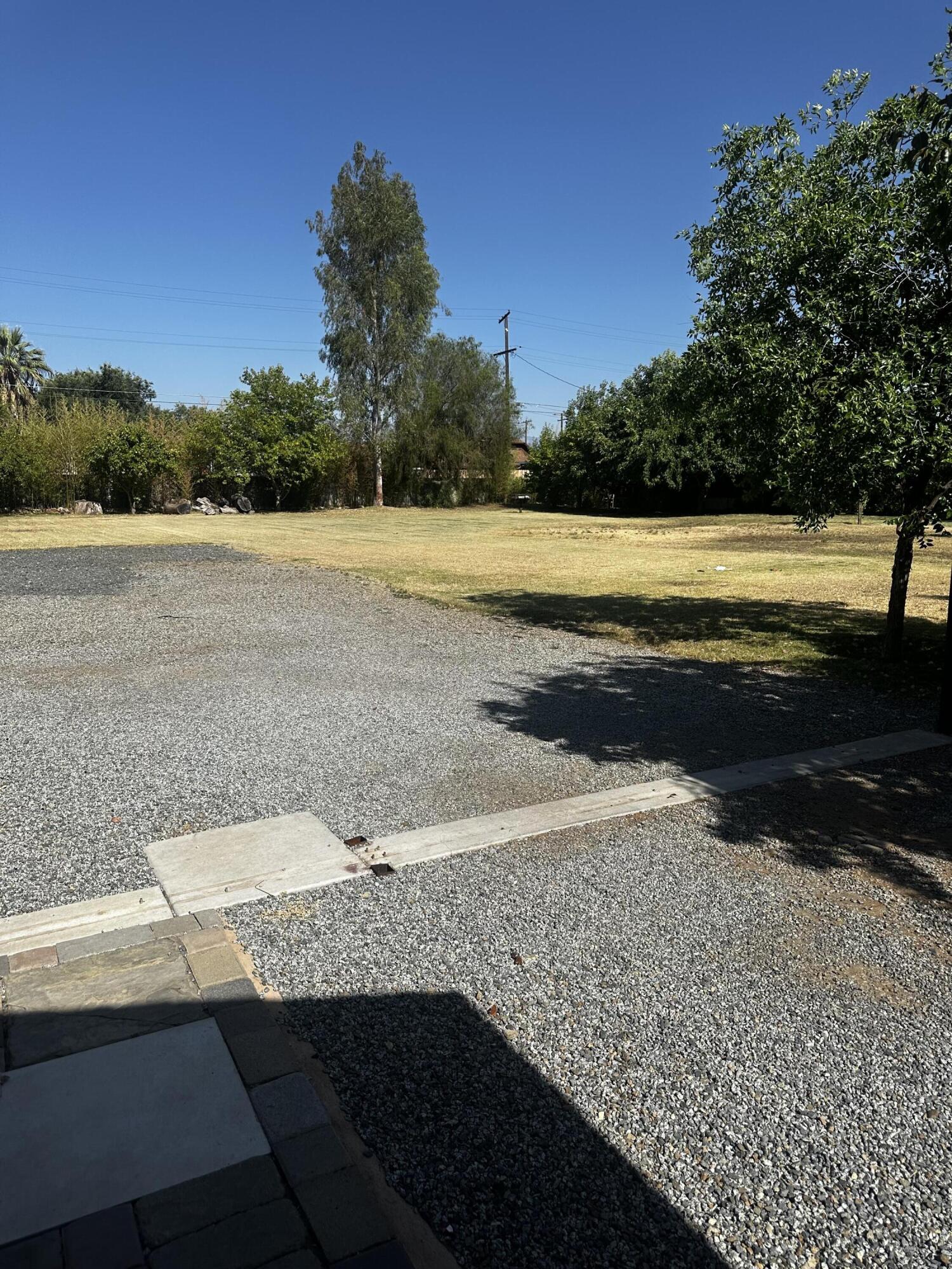 360, 364 N Cypress St #2, Woodlake, CA 93286