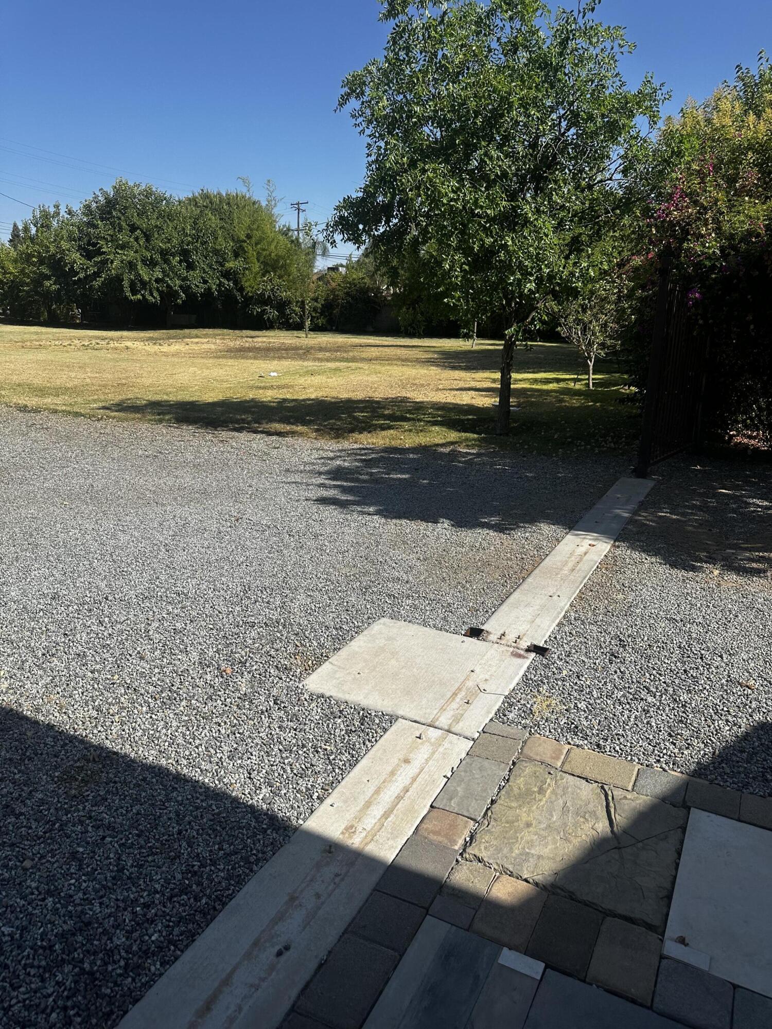 360, 364 N Cypress St #2, Woodlake, CA 93286