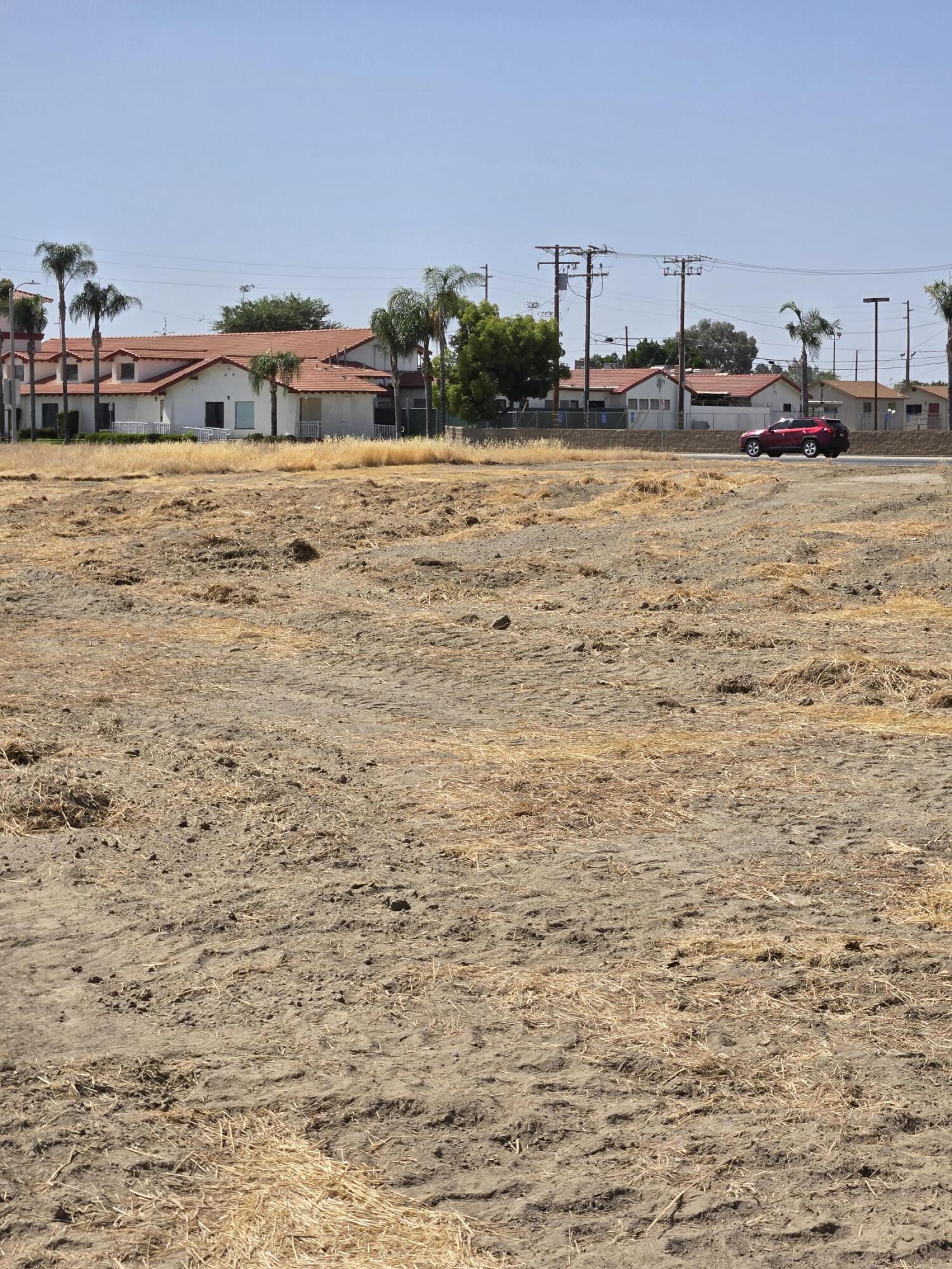 1065 S Q Place St, Tulare, CA 93274