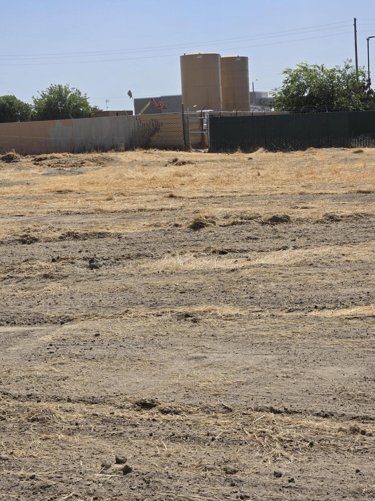 1065 S Q Place St, Tulare, CA 93274