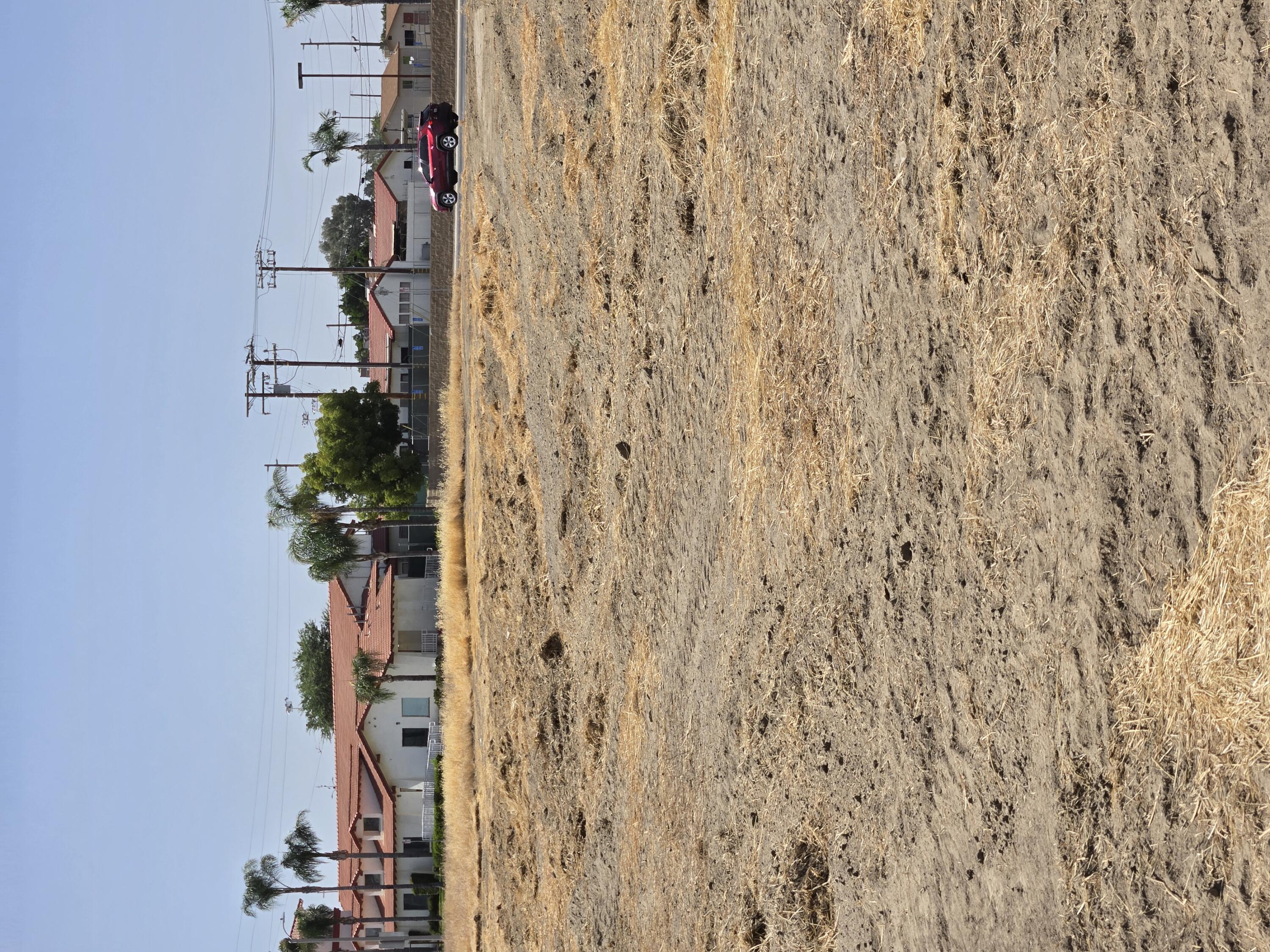 645 E Bardsley Ave, Tulare, CA 93274