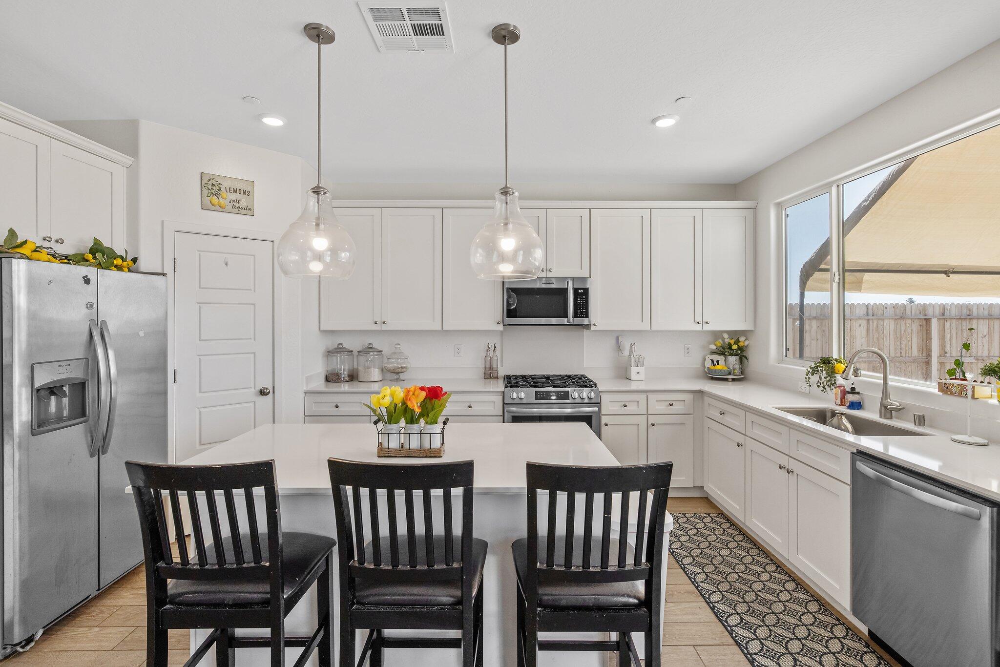 2409 Pepperdine St, Lemoore, CA 93245