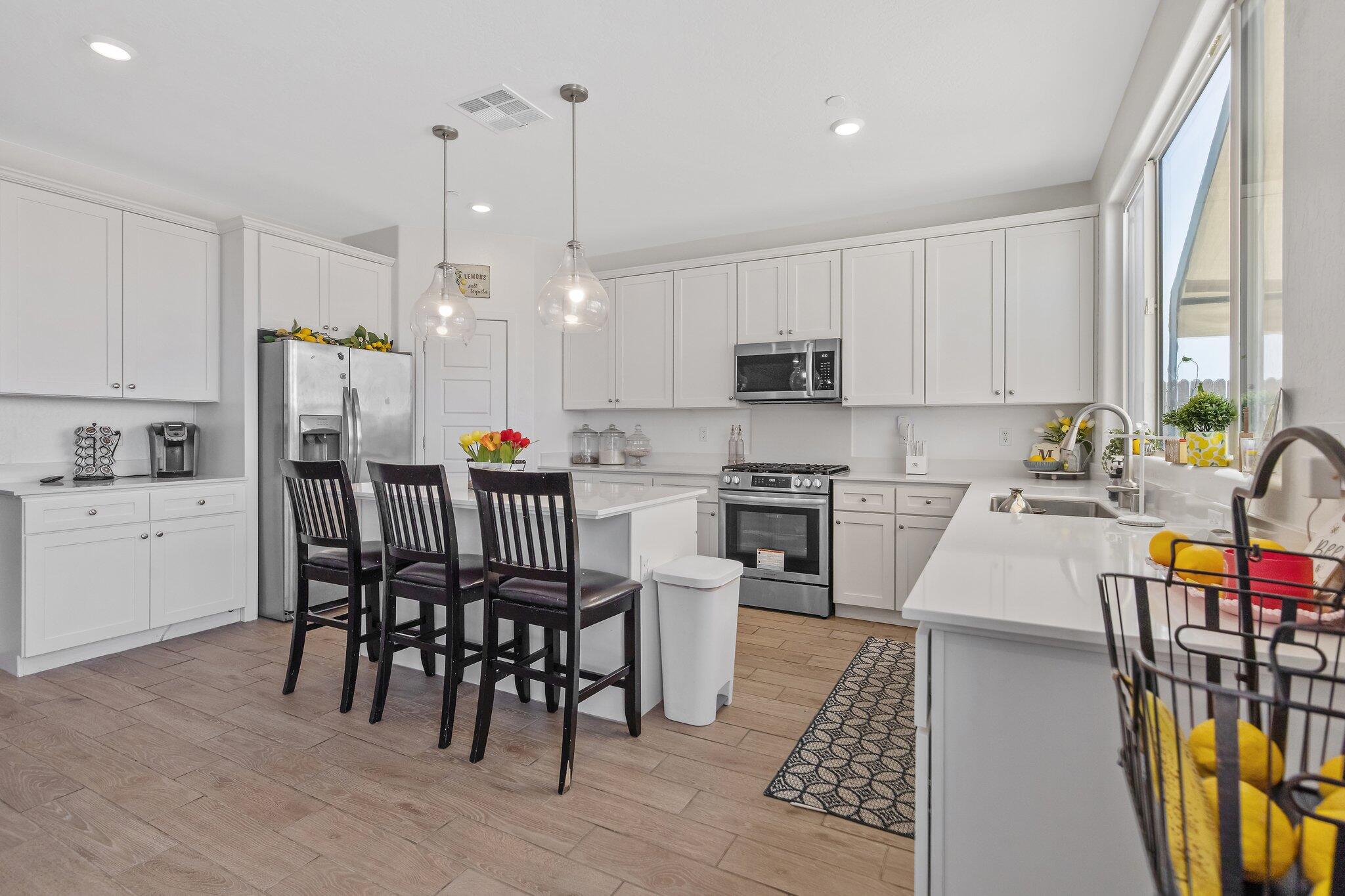 2409 Pepperdine St, Lemoore, CA 93245