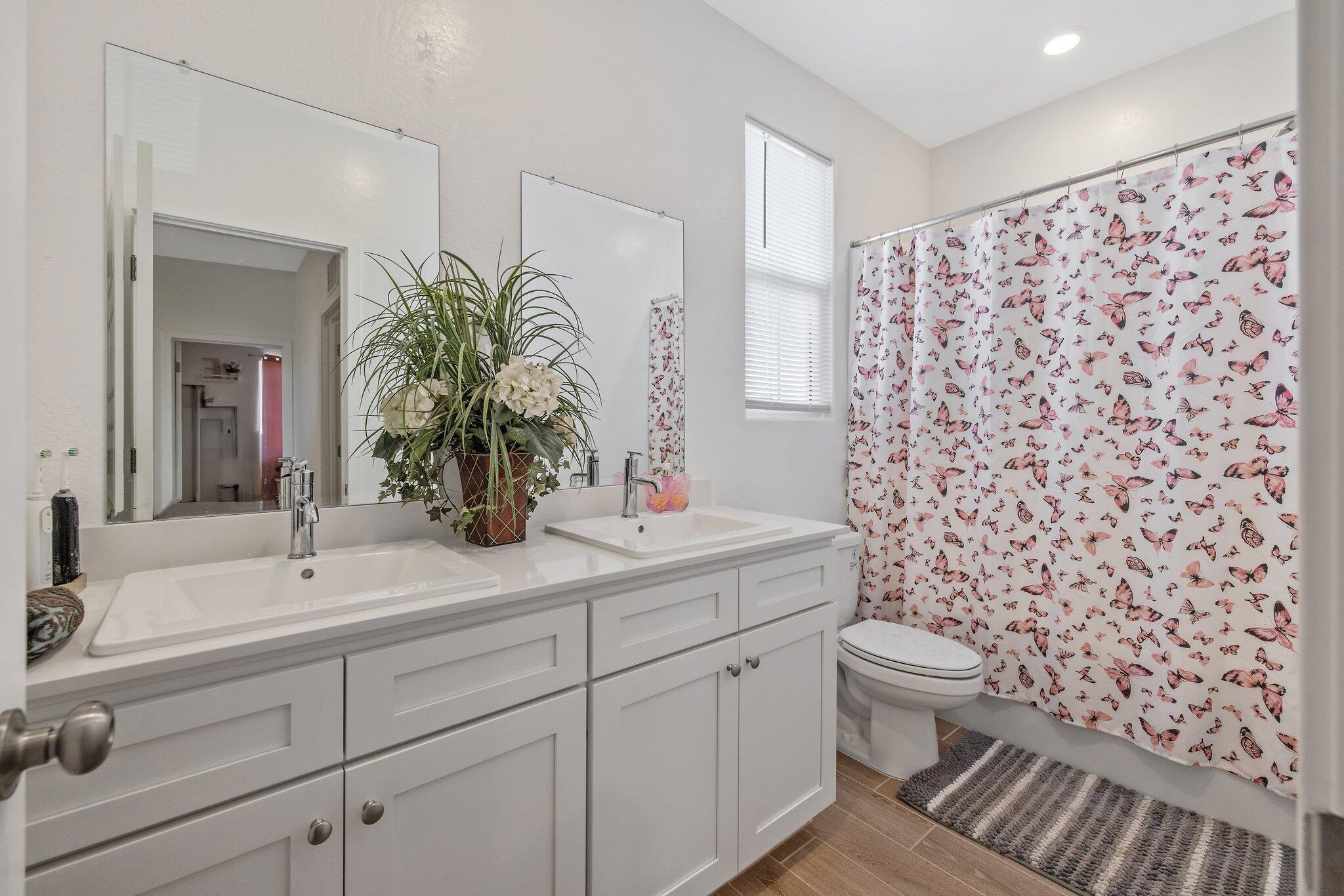 2409 Pepperdine St, Lemoore, CA 93245