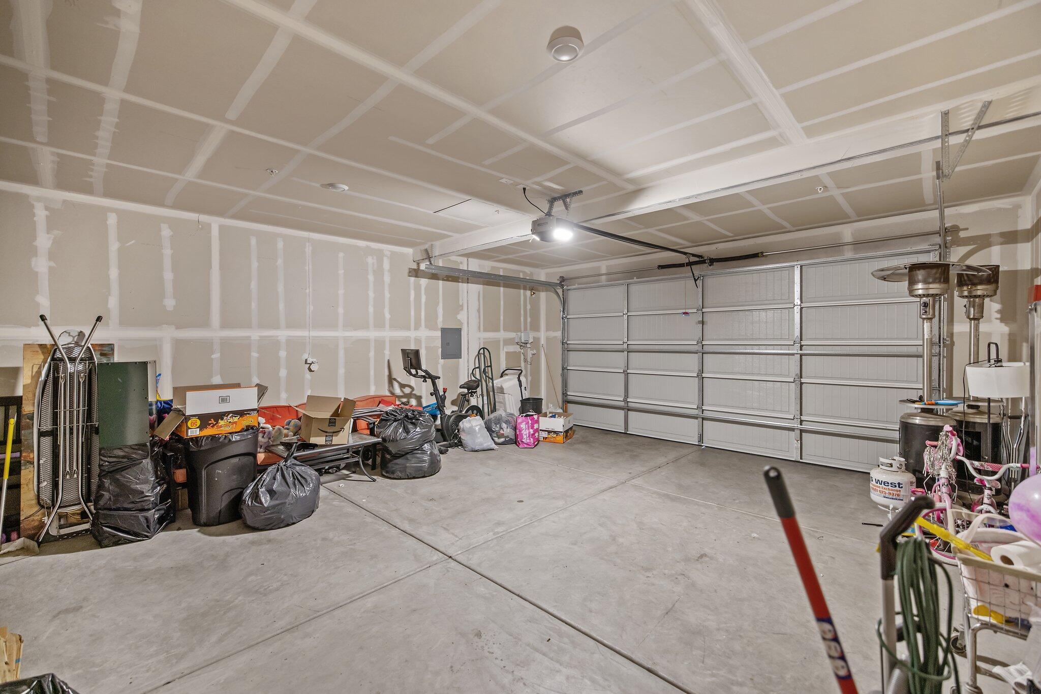 2409 Pepperdine St, Lemoore, CA 93245