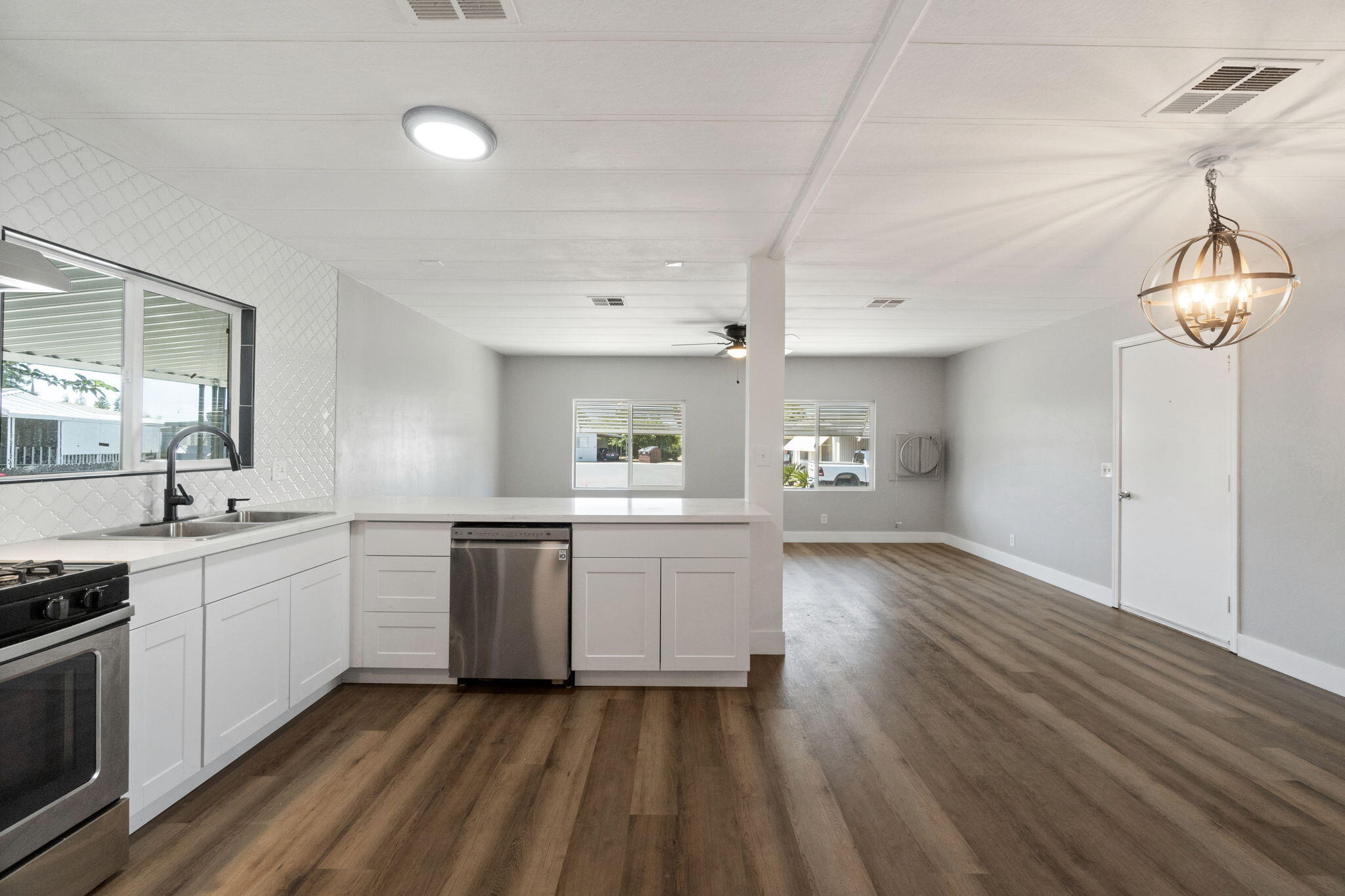 1218 E Cleveland Ave #153, Madera, CA 93638