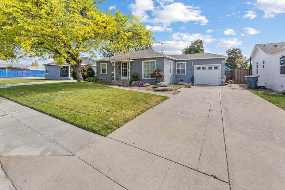 642 N Manor St, Tulare, CA 93274