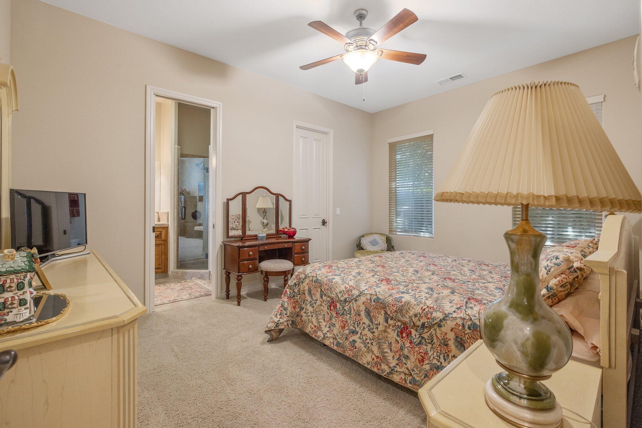 4638 W Lark Ct, Visalia, CA 93291