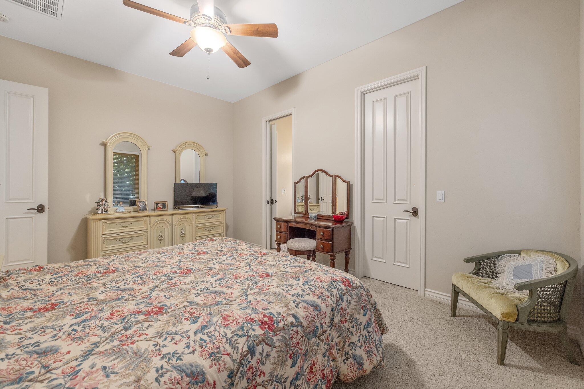 4638 W Lark Ct, Visalia, CA 93291