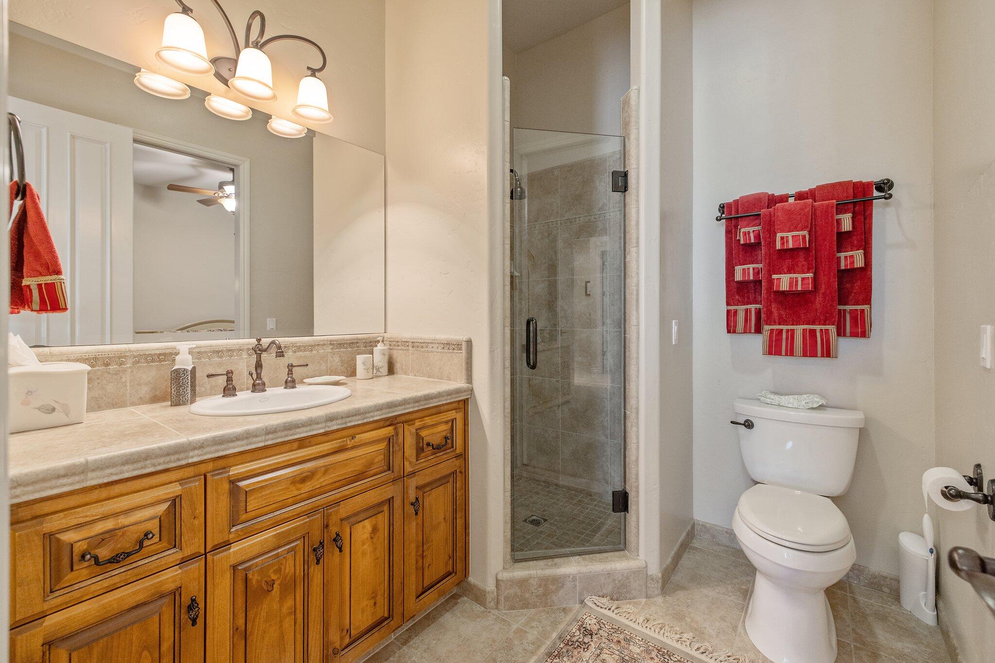 4638 W Lark Ct, Visalia, CA 93291