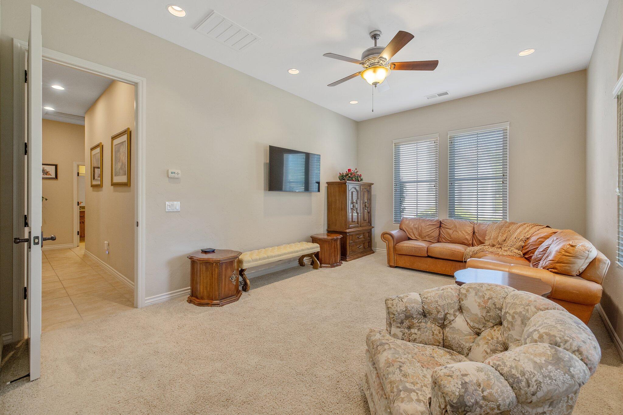 4638 W Lark Ct, Visalia, CA 93291