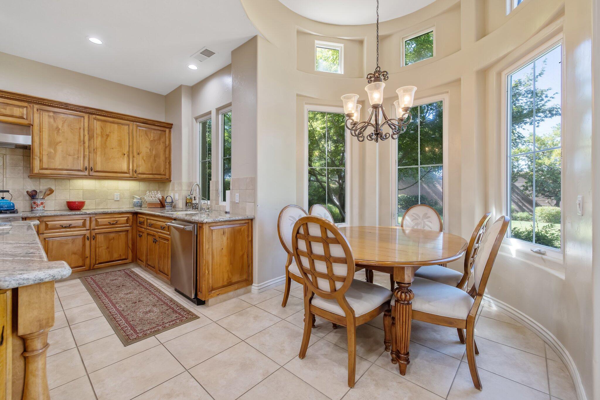 4638 W Lark Ct, Visalia, CA 93291