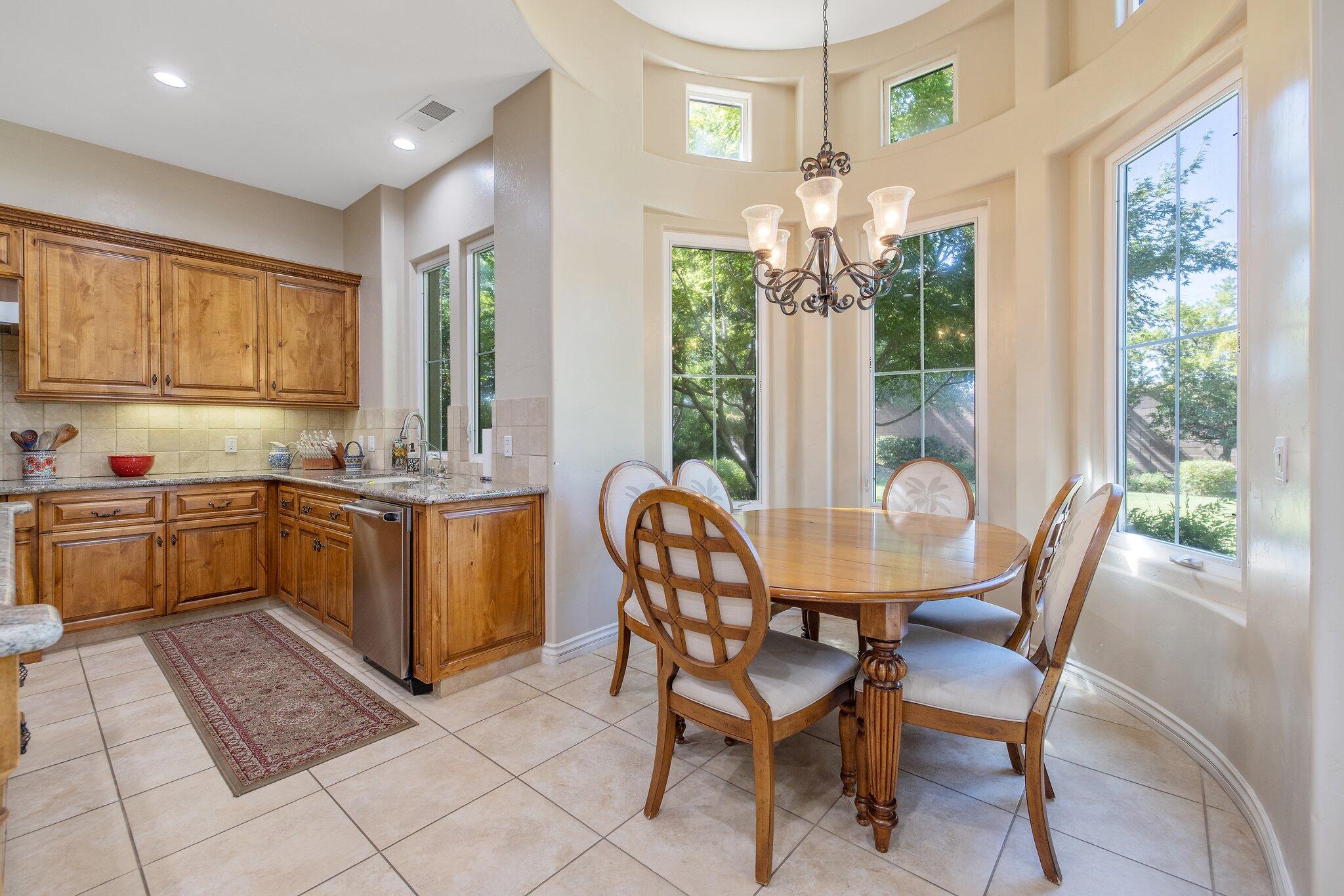 4638 W Lark Ct, Visalia, CA 93291