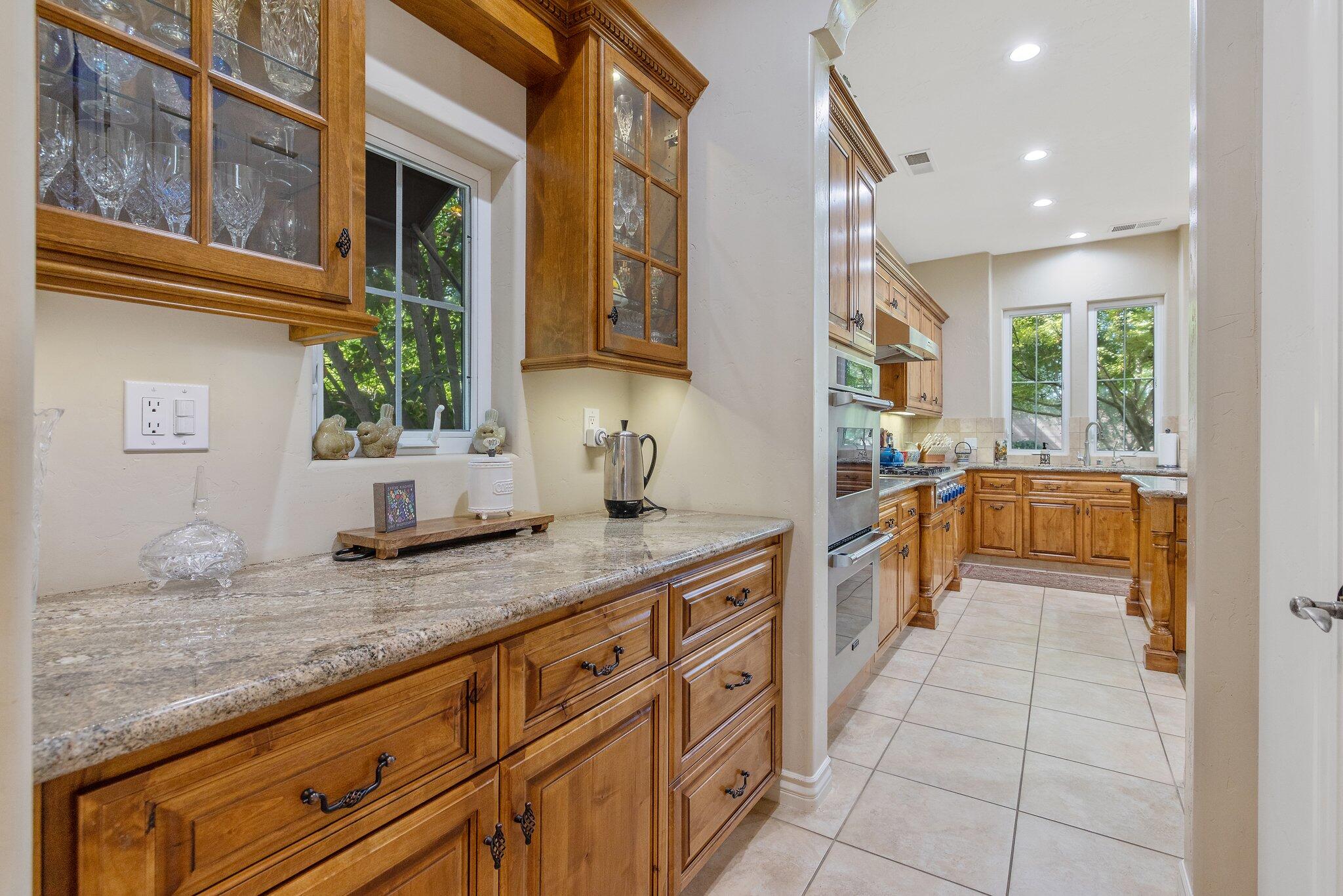 4638 W Lark Ct, Visalia, CA 93291