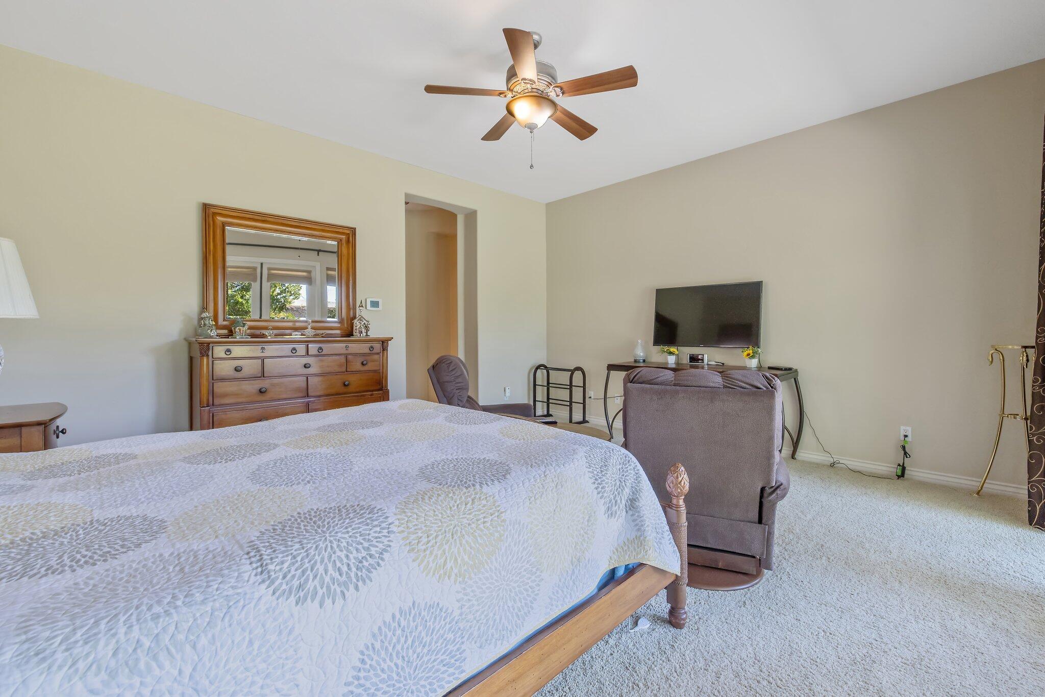 4638 W Lark Ct, Visalia, CA 93291