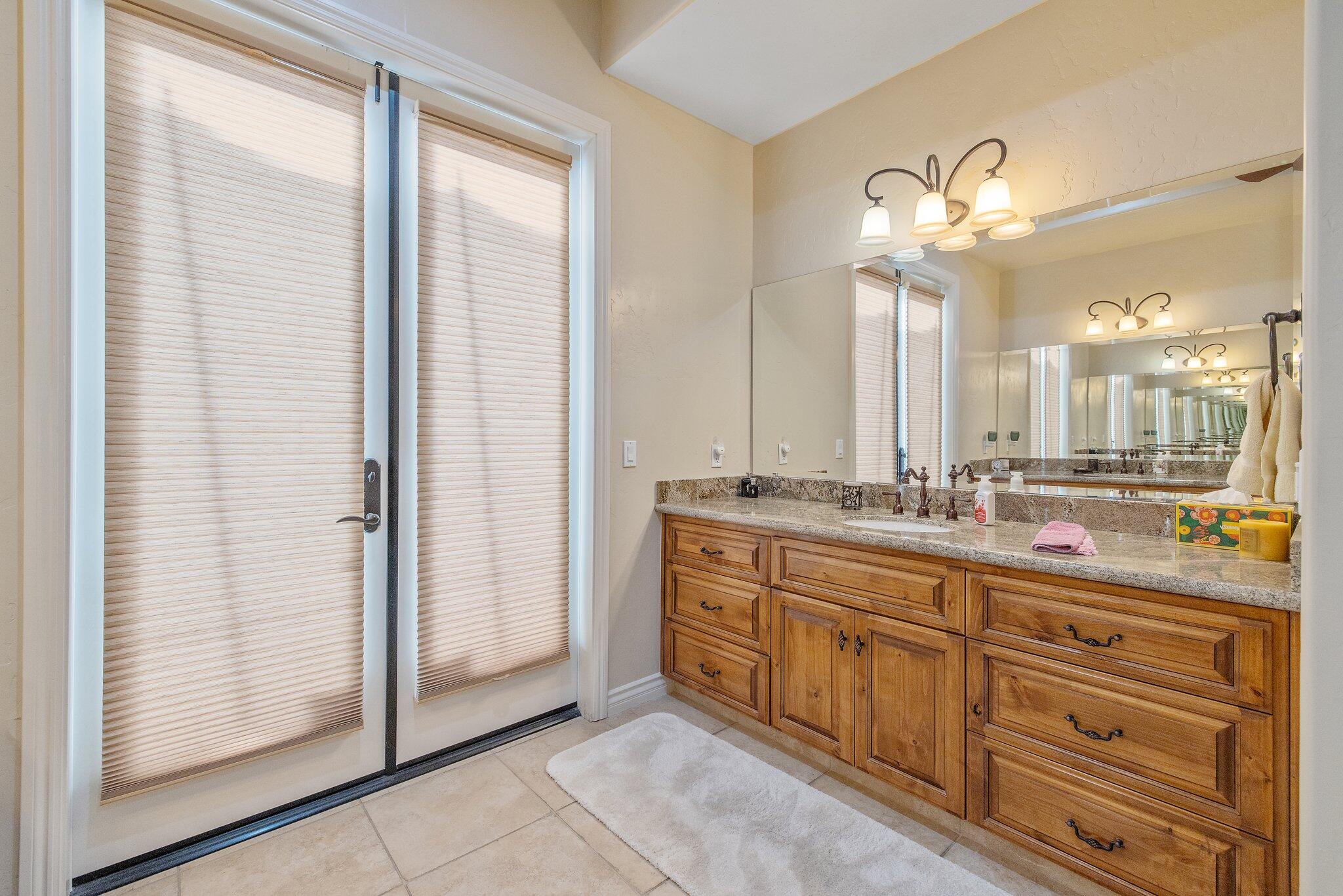 4638 W Lark Ct, Visalia, CA 93291