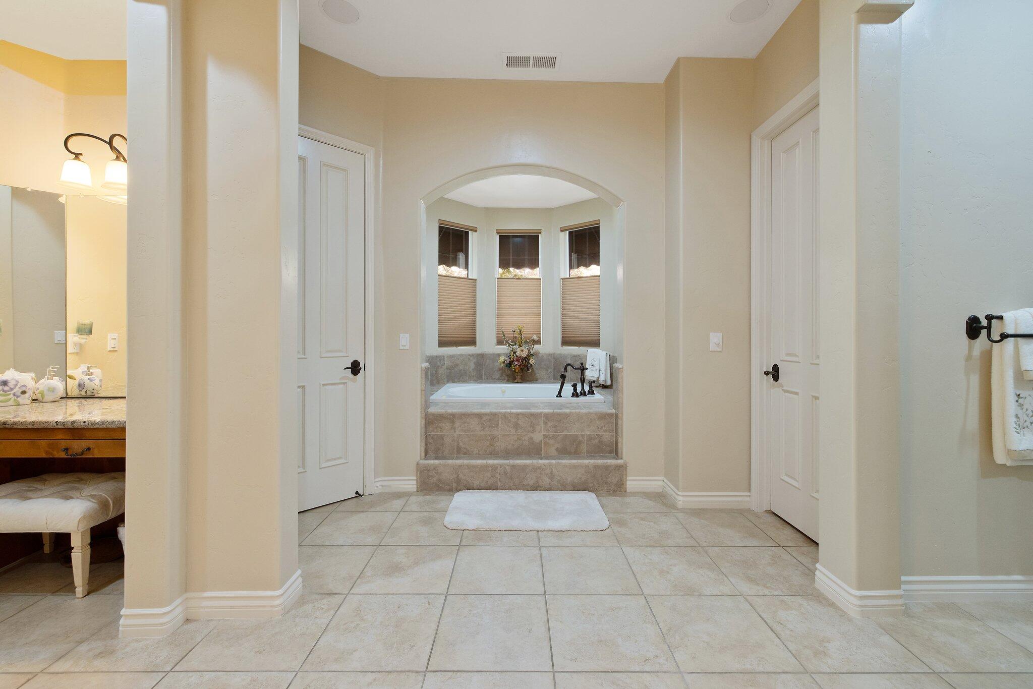 4638 W Lark Ct, Visalia, CA 93291