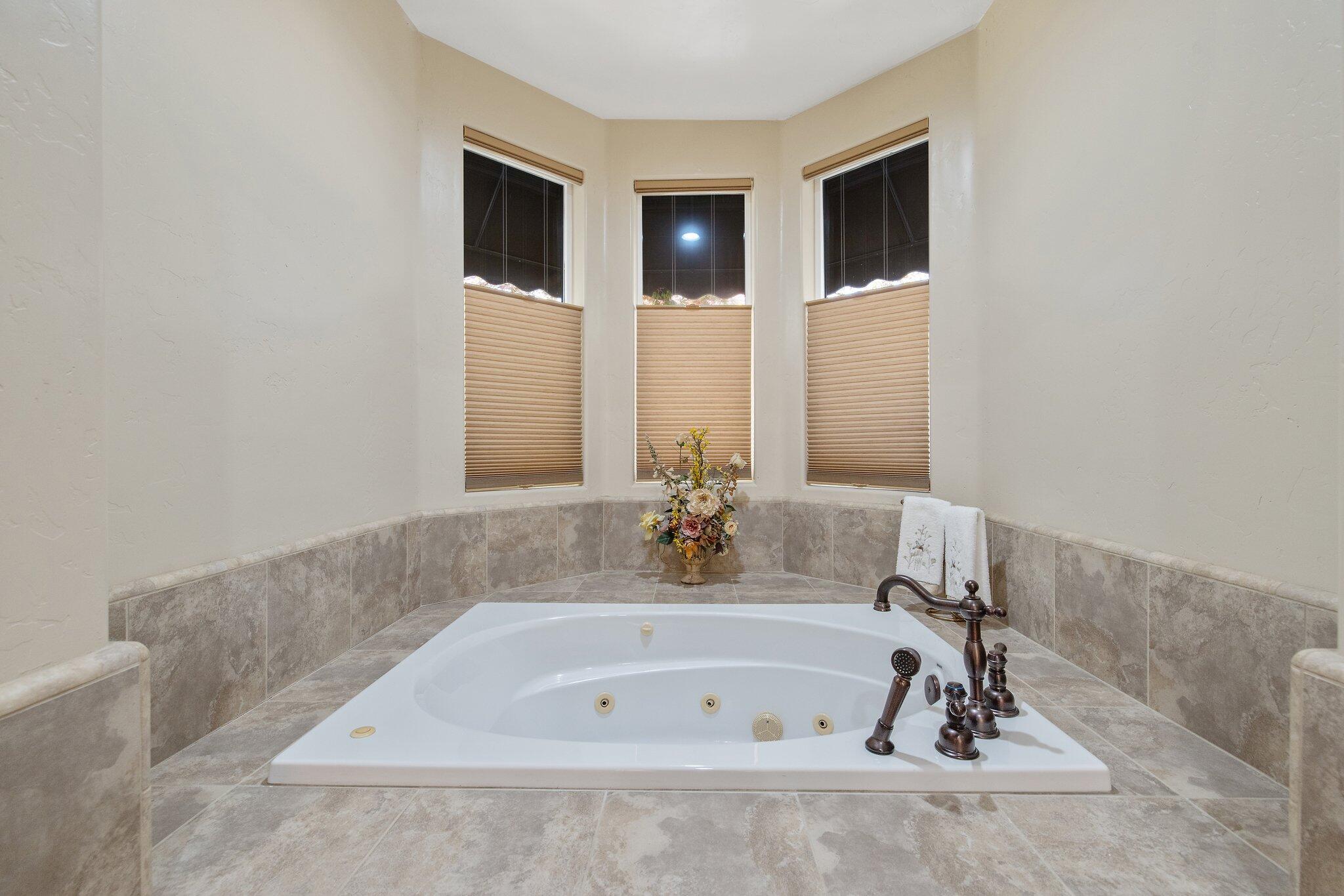 4638 W Lark Ct, Visalia, CA 93291