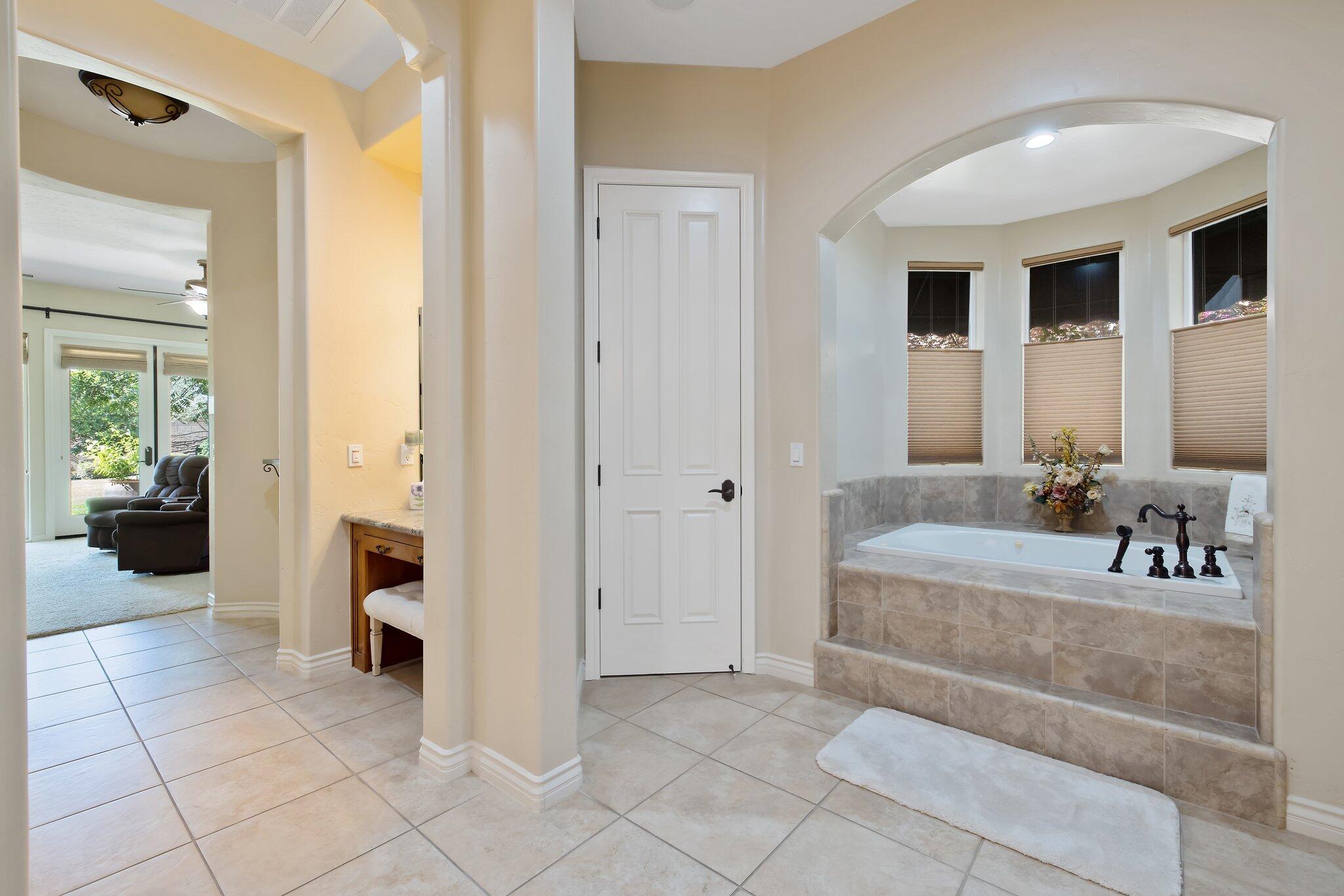 4638 W Lark Ct, Visalia, CA 93291