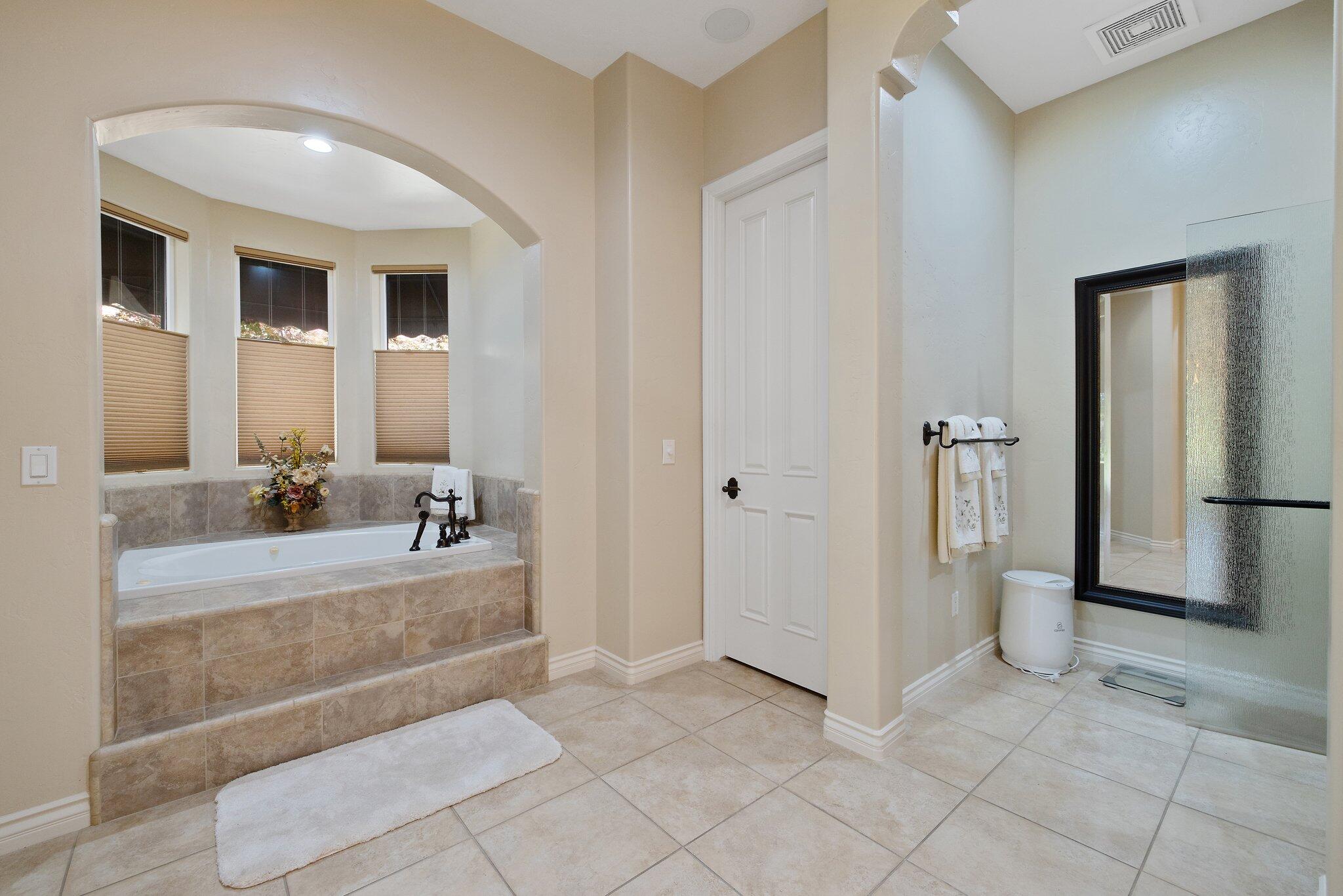 4638 W Lark Ct, Visalia, CA 93291