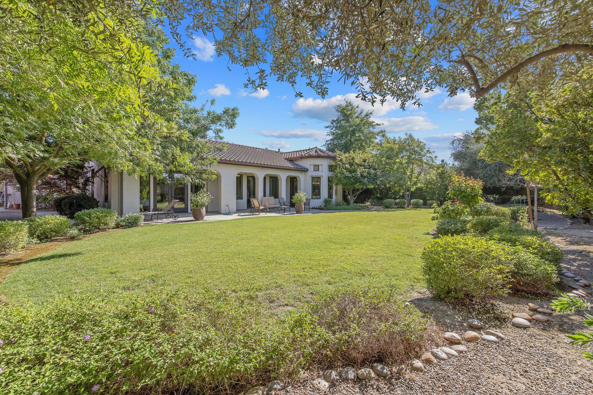 4638 W Lark Ct, Visalia, CA 93291