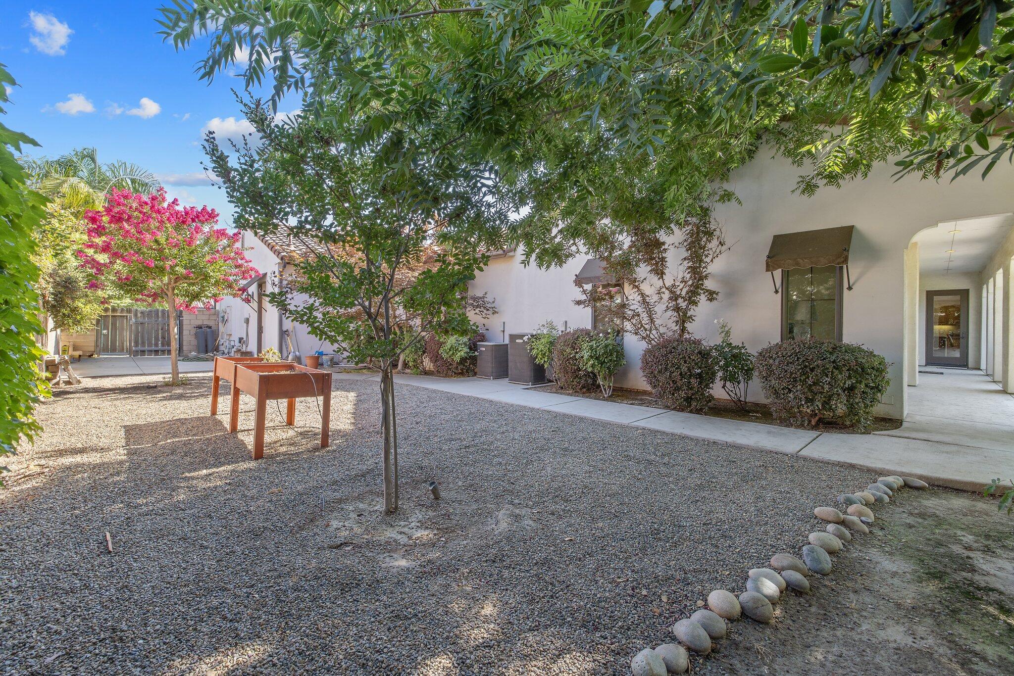 4638 W Lark Ct, Visalia, CA 93291