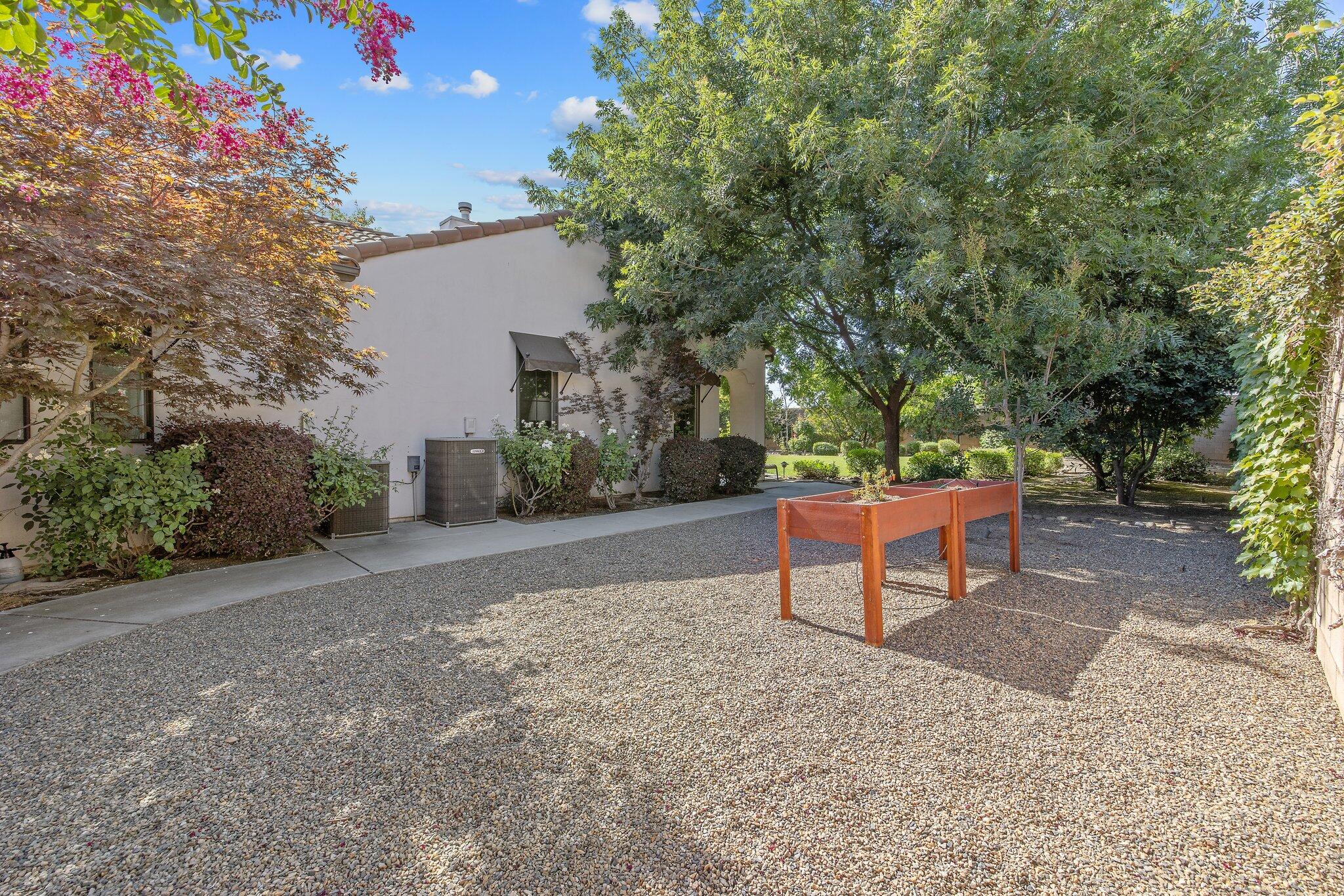 4638 W Lark Ct, Visalia, CA 93291