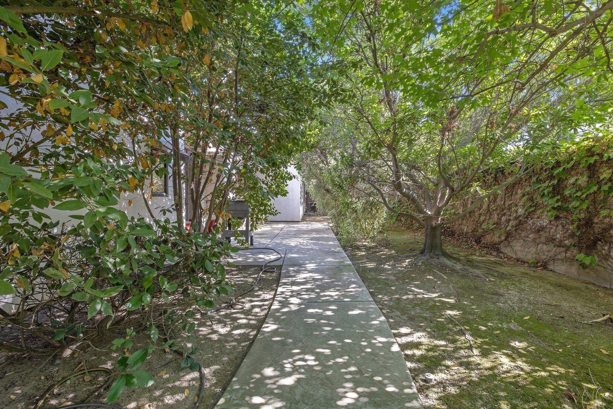 4638 W Lark Ct, Visalia, CA 93291