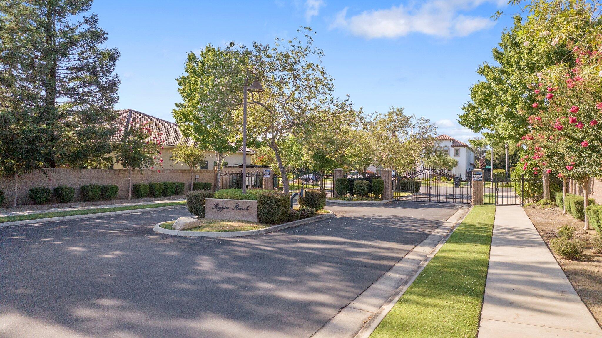 4638 W Lark Ct, Visalia, CA 93291