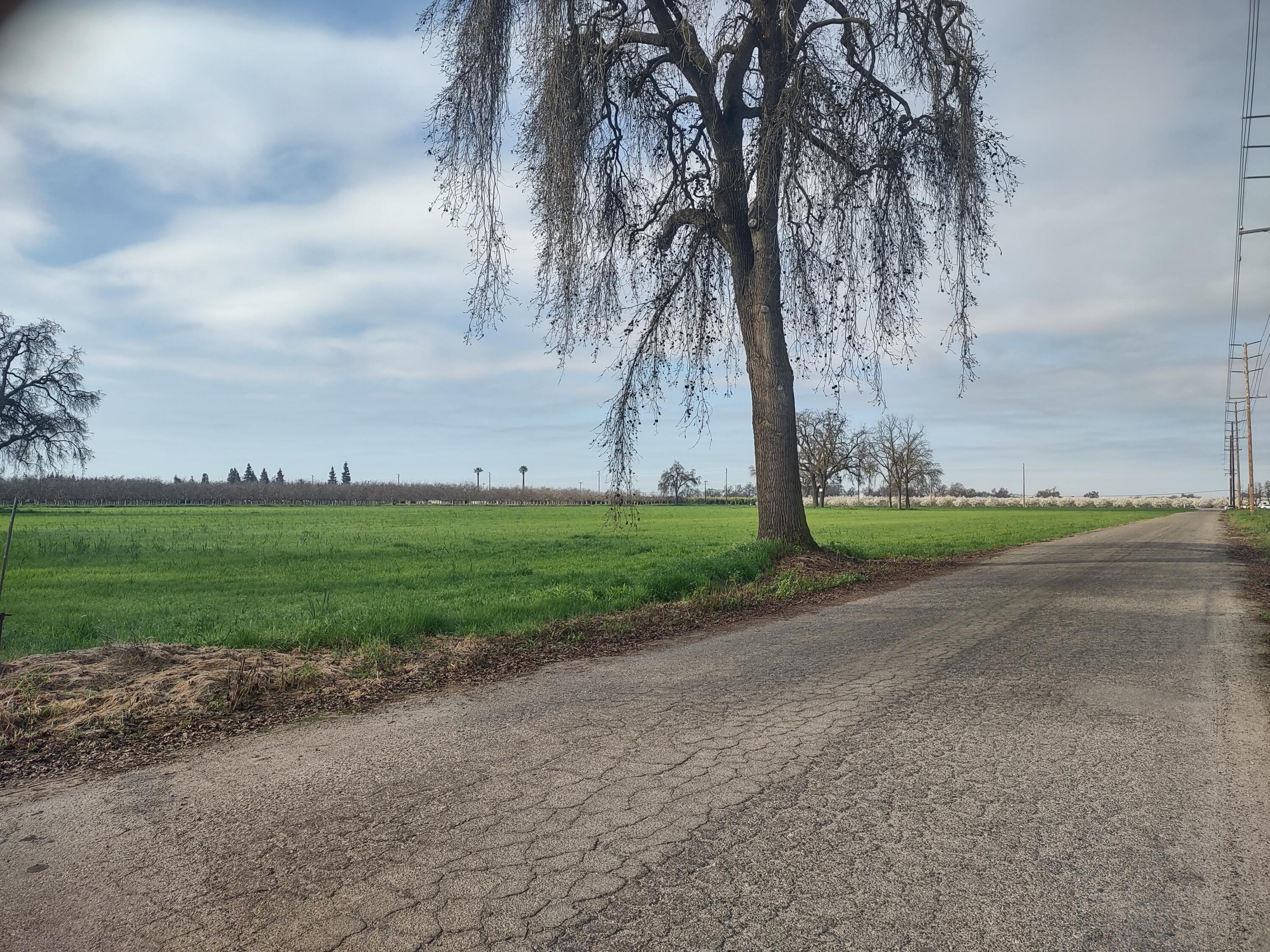 0 Lovers Ln, Visalia, CA 93292