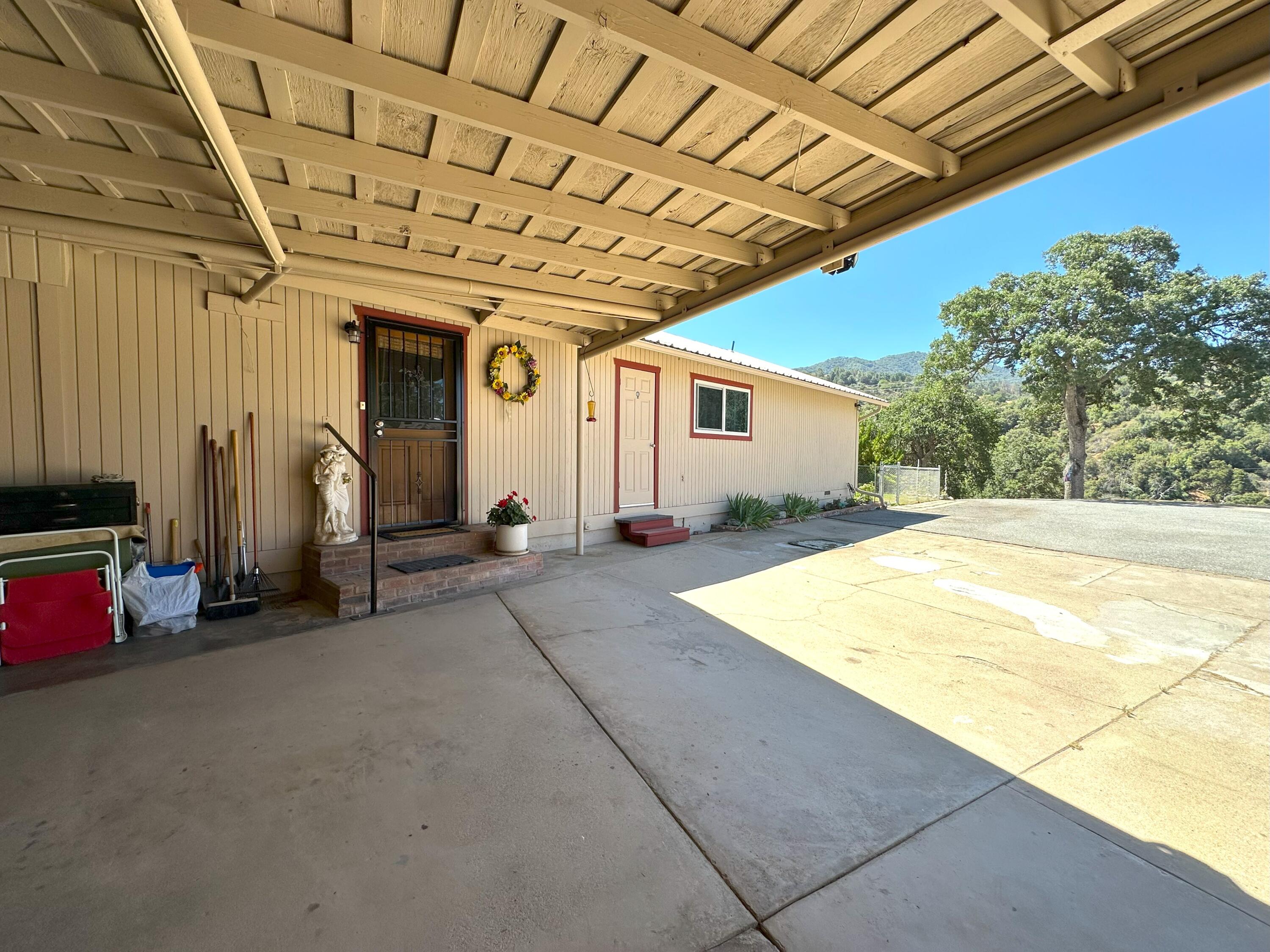 42909 Capanero Oaks Ct, California Hot Springs, CA 93207