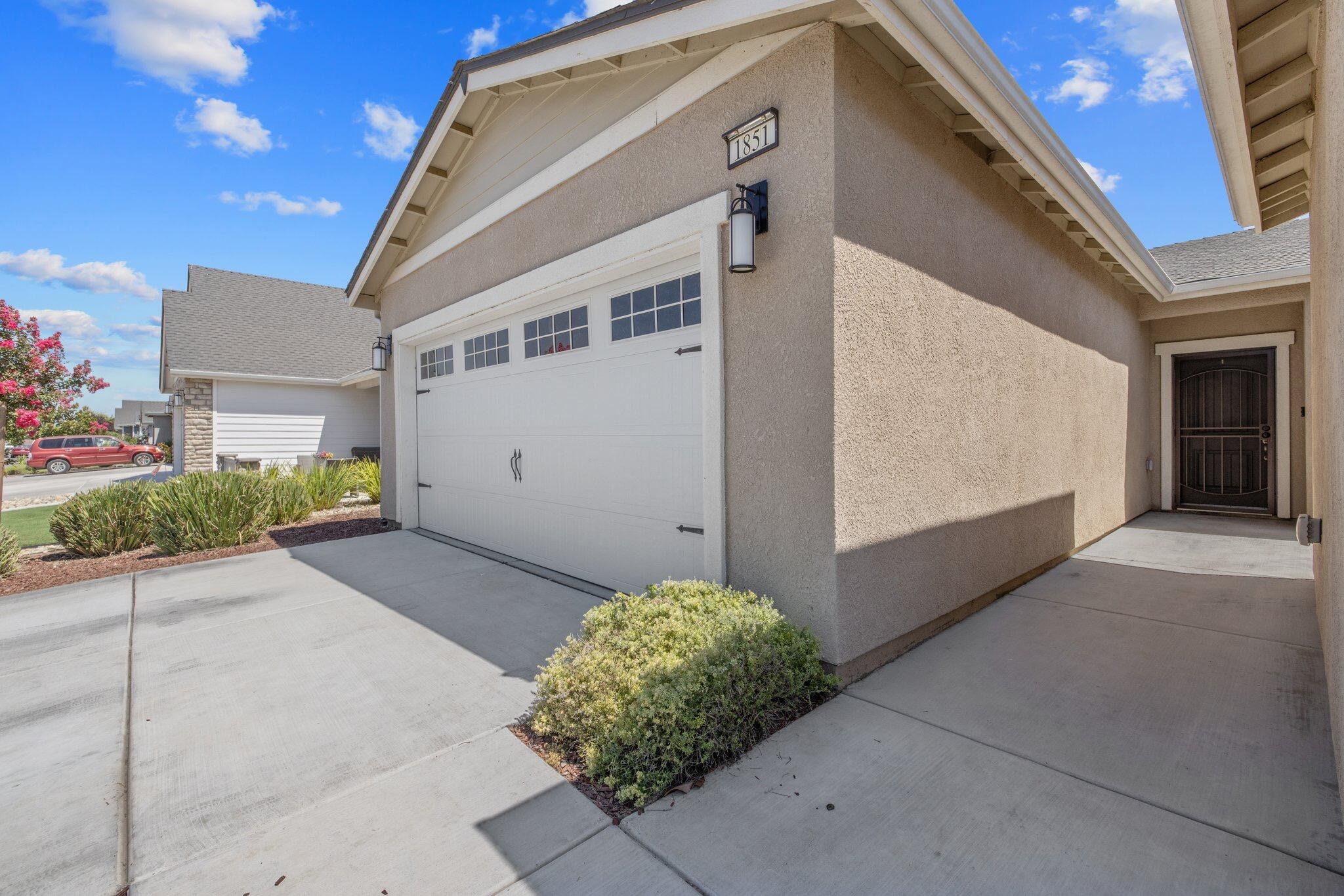 1851 Softwind Dr, Tulare, CA 93274