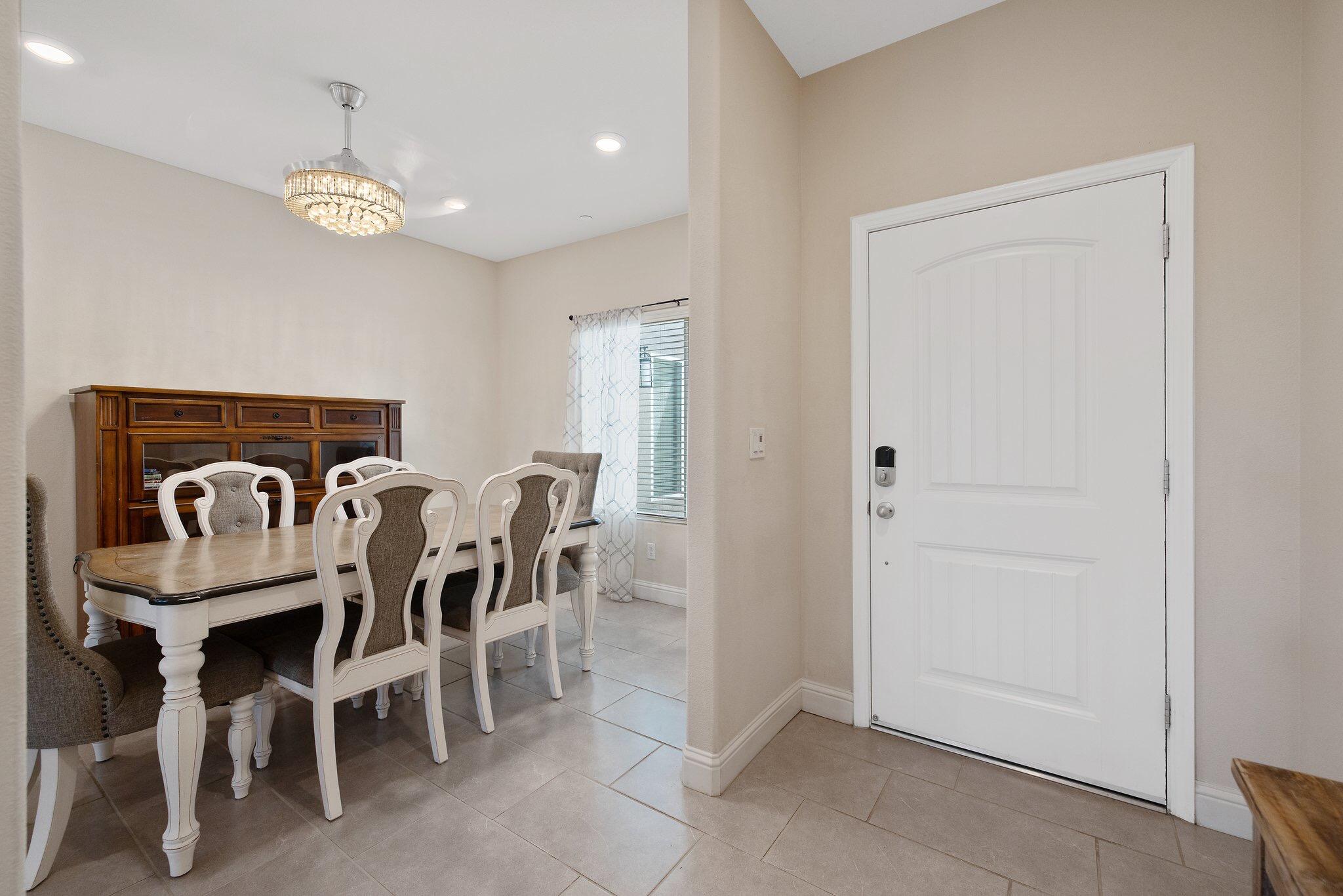 1851 Softwind Dr, Tulare, CA 93274