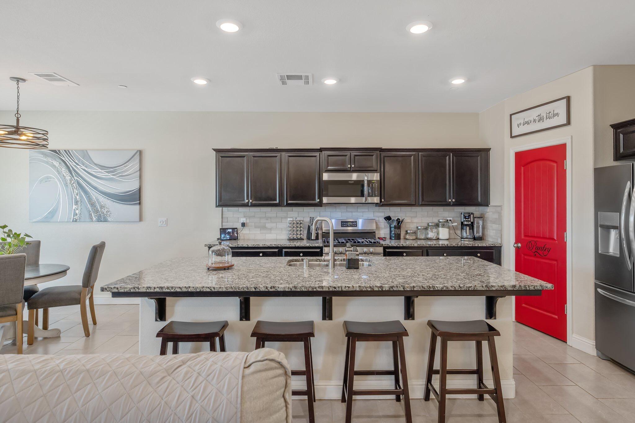 1851 Softwind Dr, Tulare, CA 93274