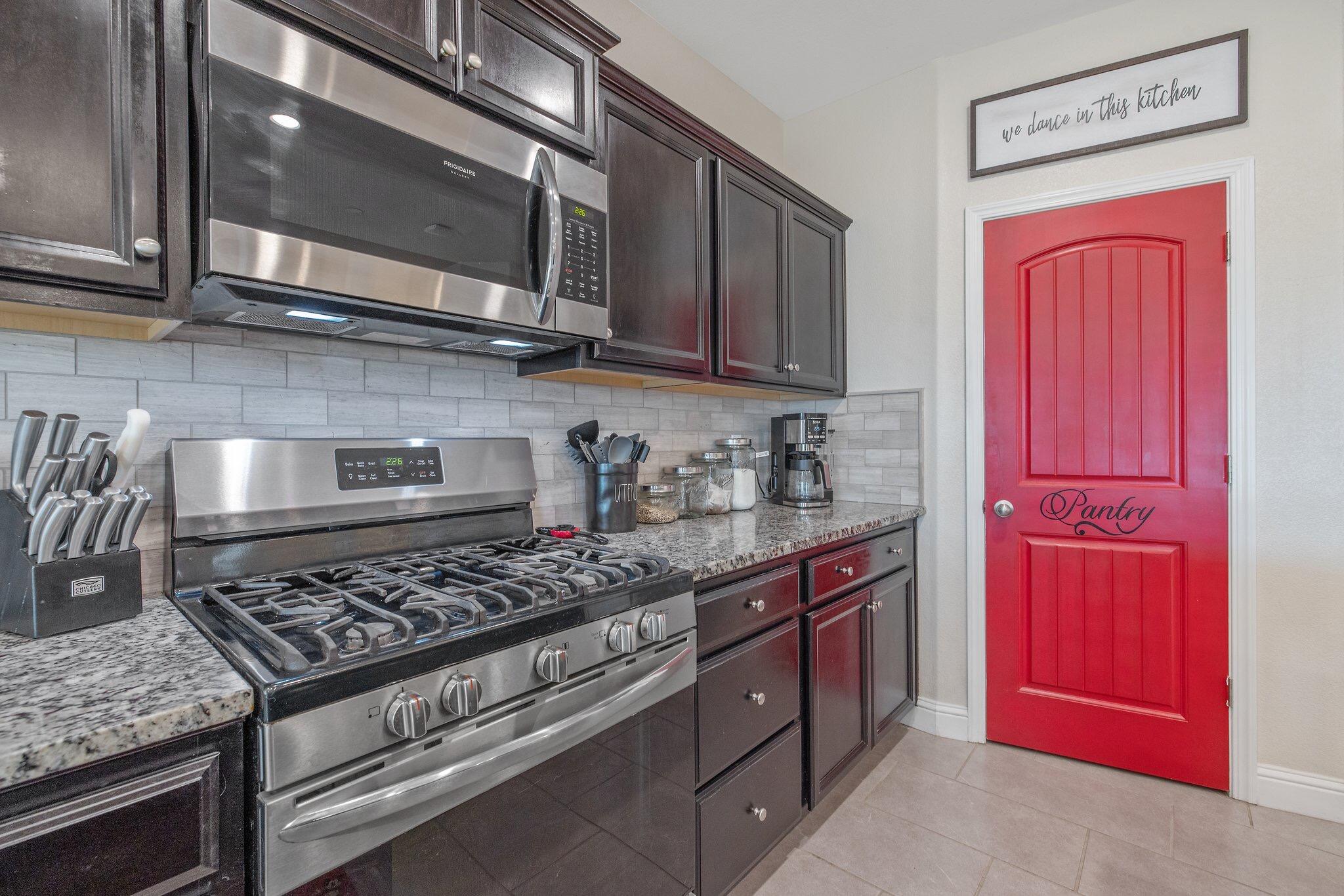 1851 Softwind Dr, Tulare, CA 93274