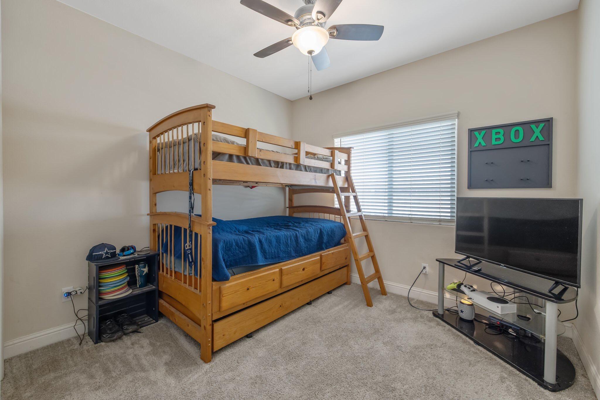 1851 Softwind Dr, Tulare, CA 93274