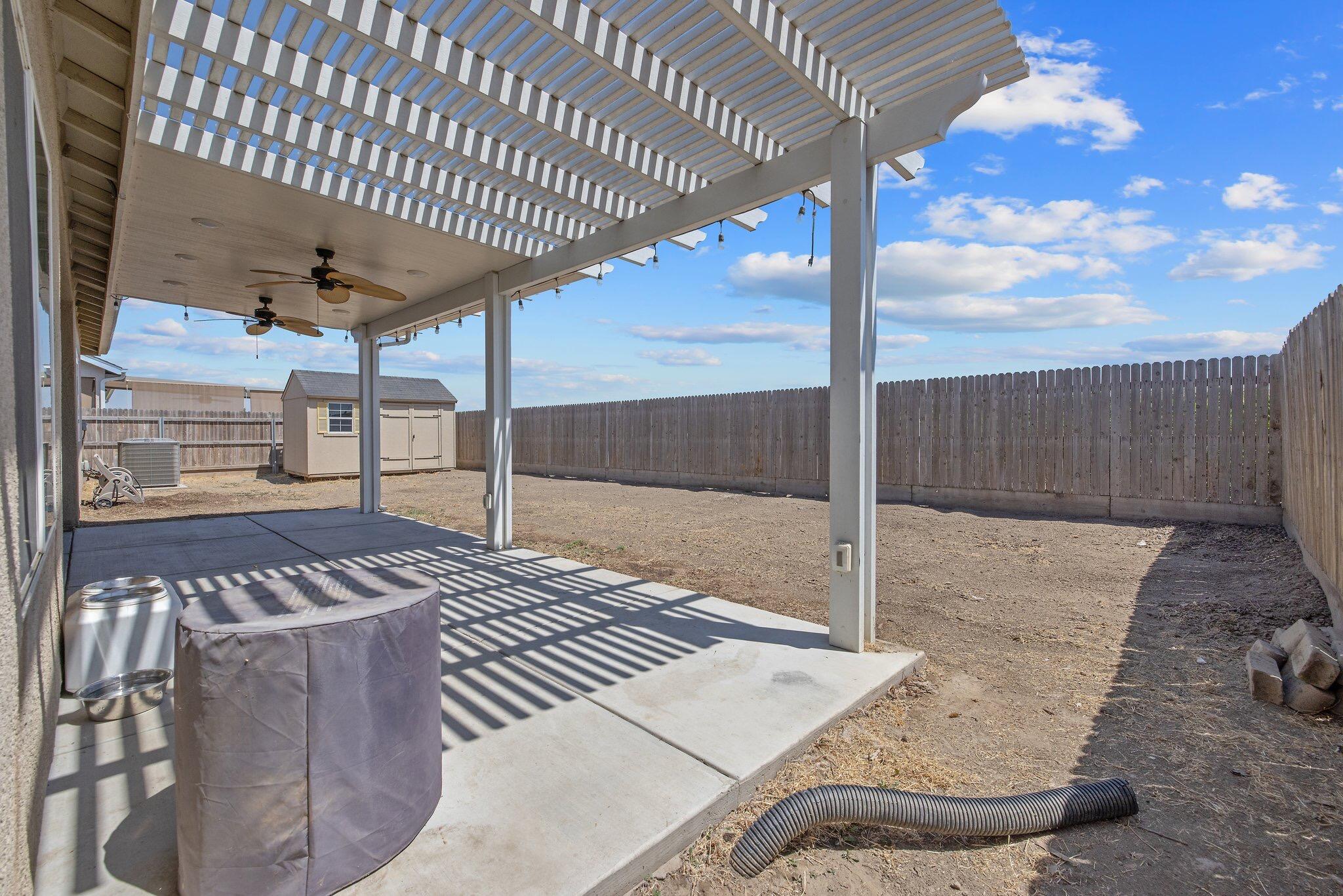 1851 Softwind Dr, Tulare, CA 93274