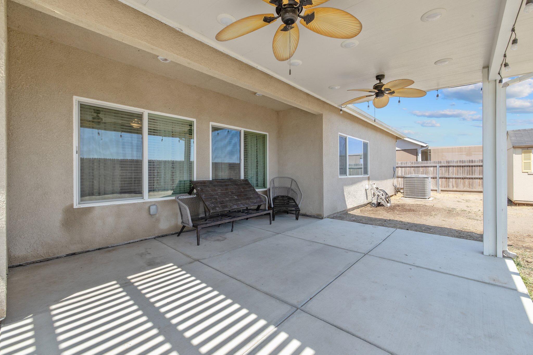 1851 Softwind Dr, Tulare, CA 93274