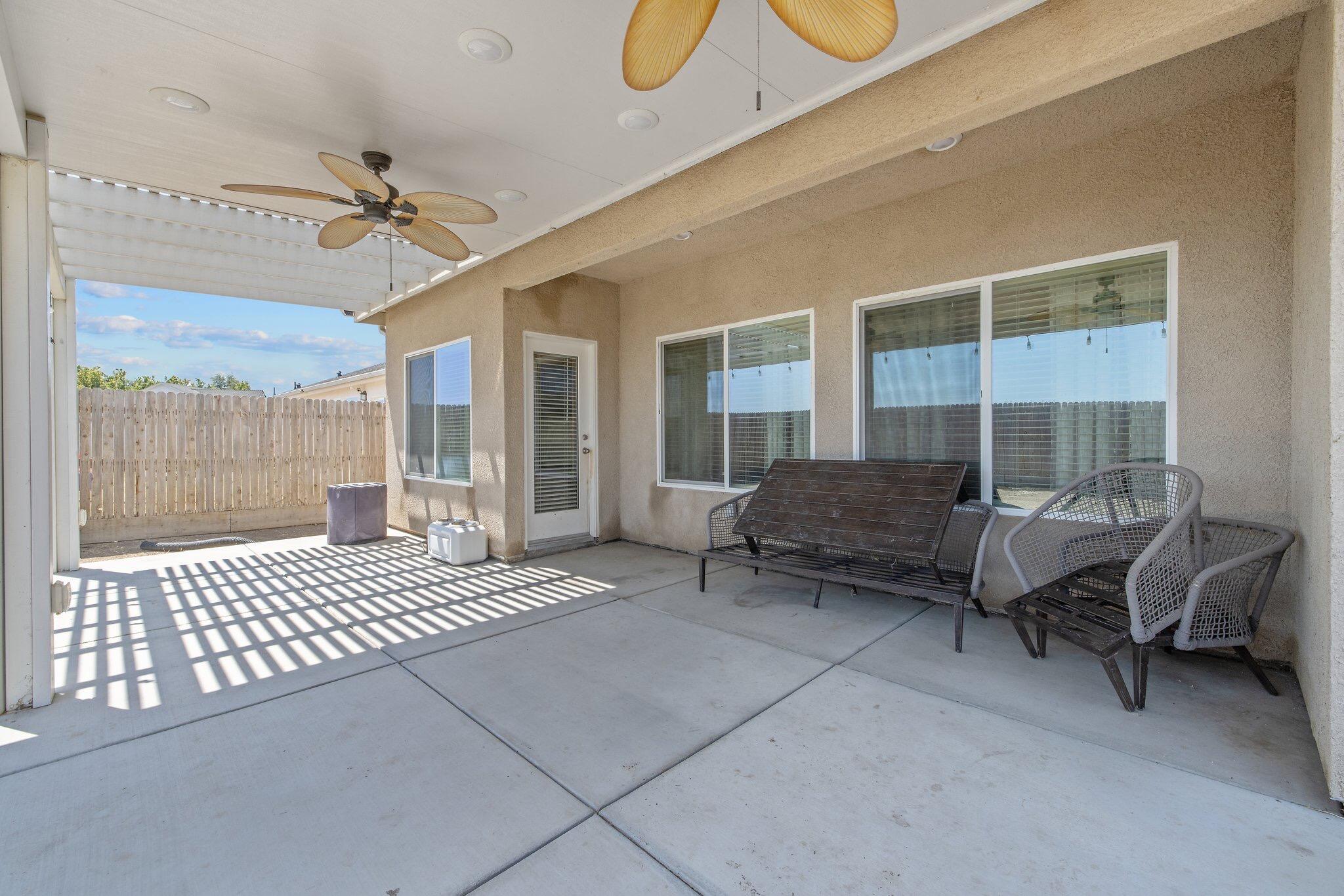 1851 Softwind Dr, Tulare, CA 93274