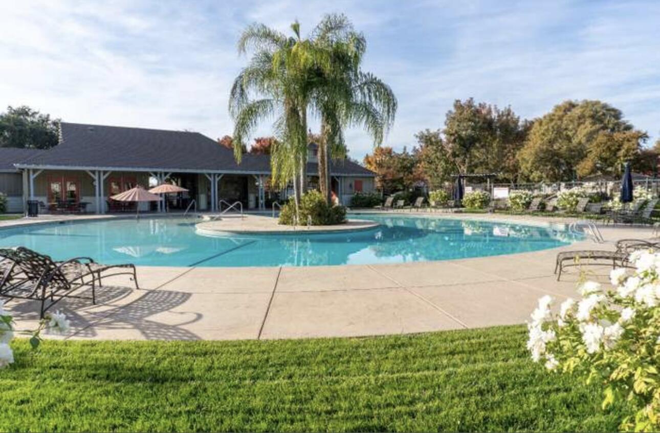 1851 Softwind Dr, Tulare, CA 93274