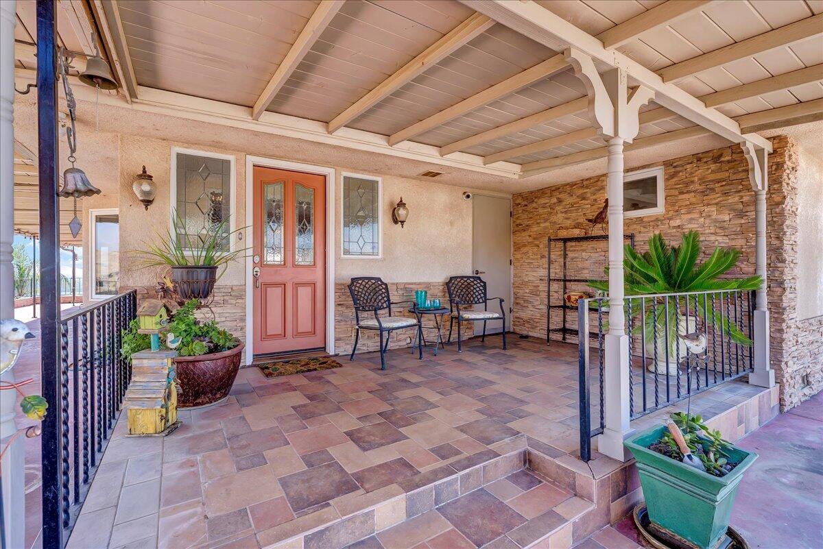 23124 Round Valley Dr, Lindsay, CA 93247