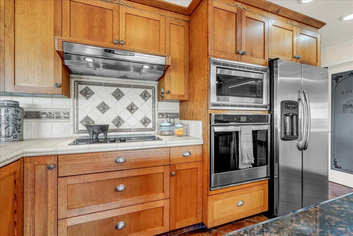 23124 Round Valley Dr, Lindsay, CA 93247