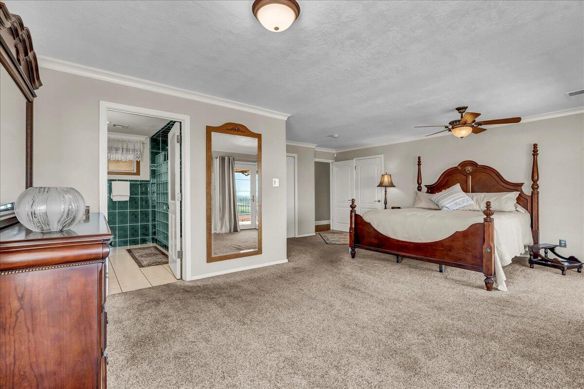 23124 Round Valley Dr, Lindsay, CA 93247