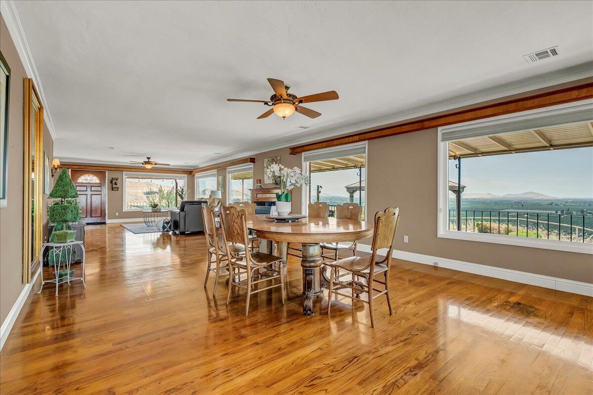 23124 Round Valley Dr, Lindsay, CA 93247