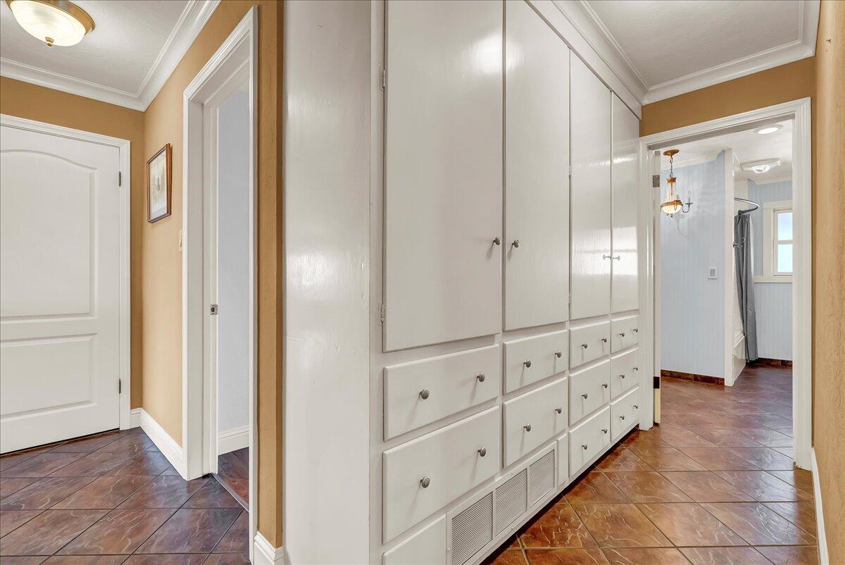 23124 Round Valley Dr, Lindsay, CA 93247