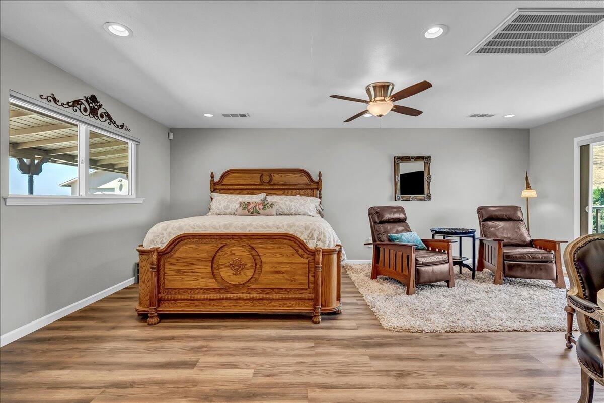 23124 Round Valley Dr, Lindsay, CA 93247