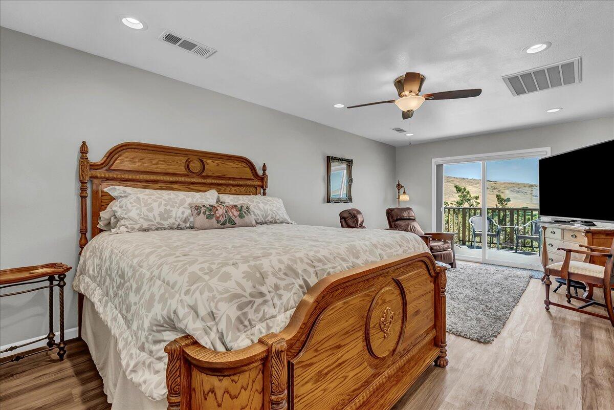 23124 Round Valley Dr, Lindsay, CA 93247