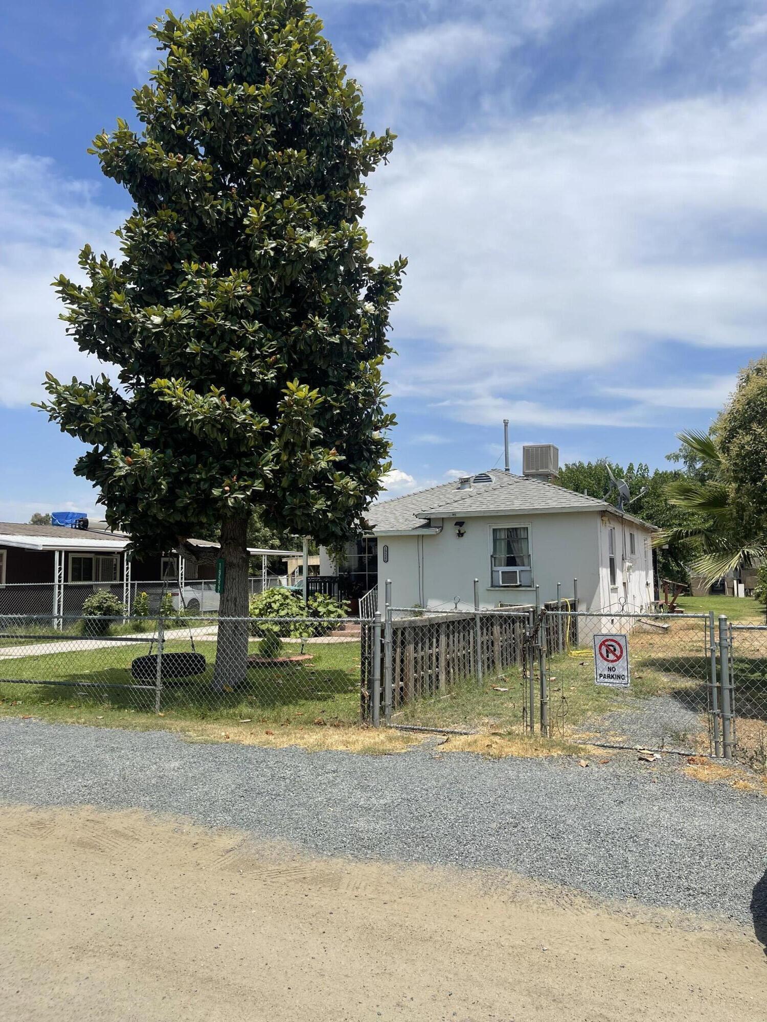 19522 Taylor Rd, Strathmore, CA 93267